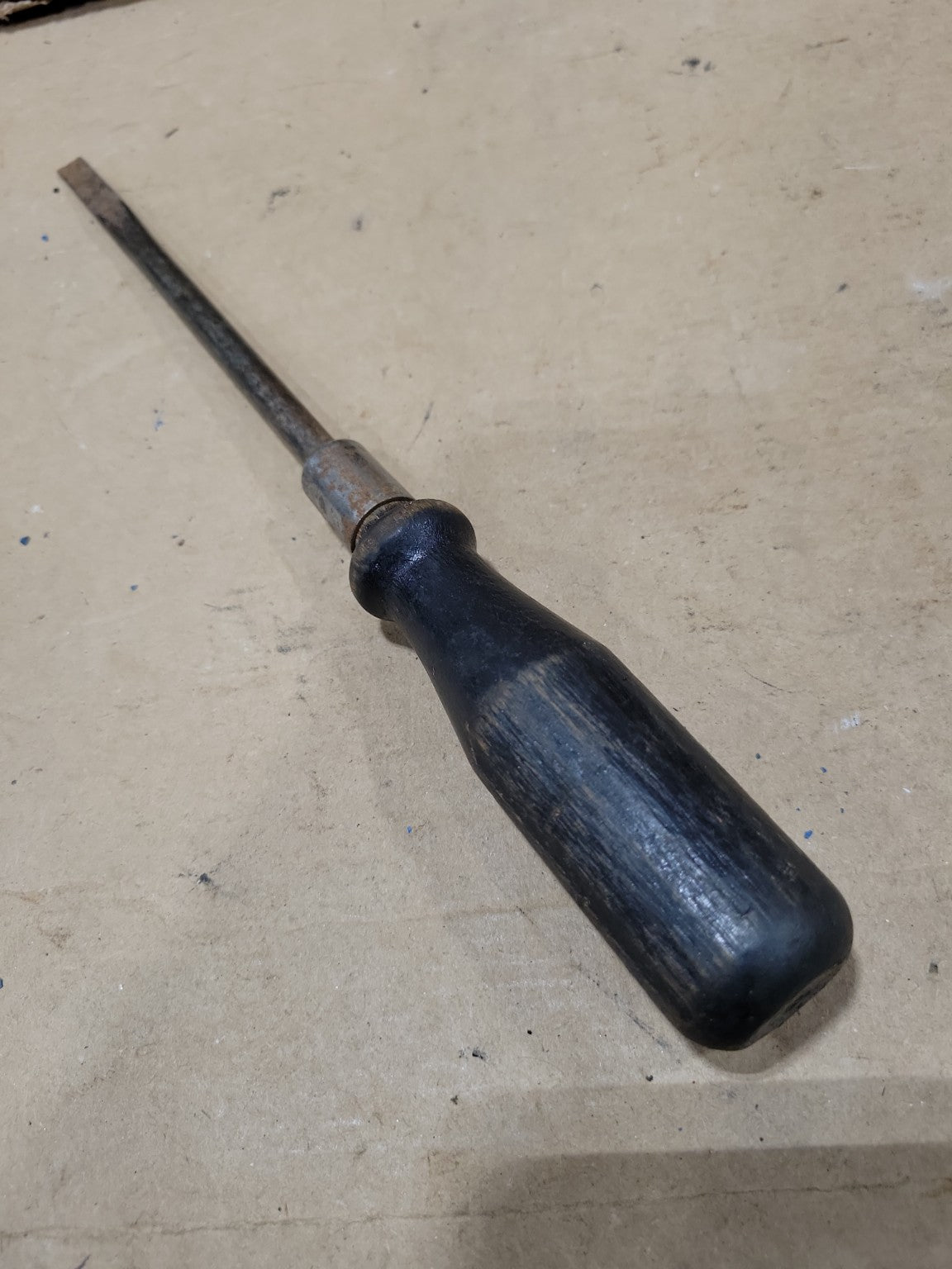 Vintage Heavy-Duty Cabinet Screwdriver – Wooden Handle