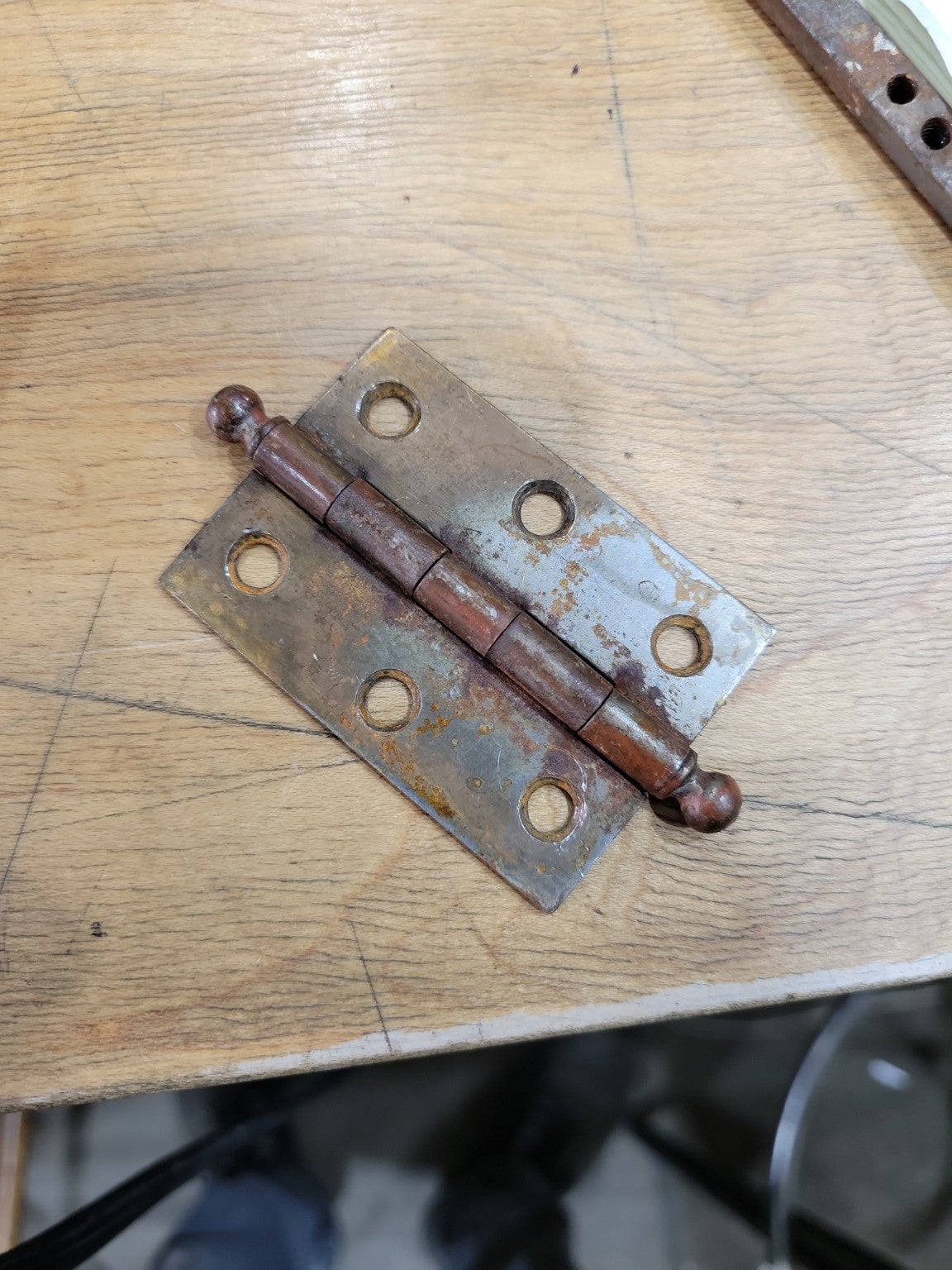 Antique Brass Ball-Tip Hinge