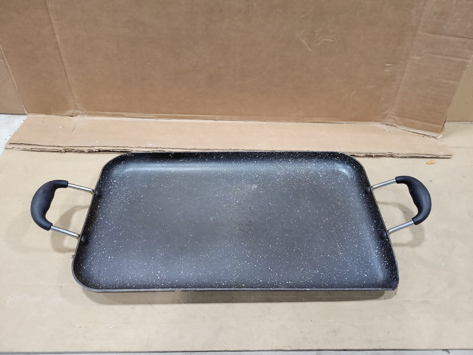 Crofton Nonstick Roasting Pan with Dual Handles – 17.9 Inch