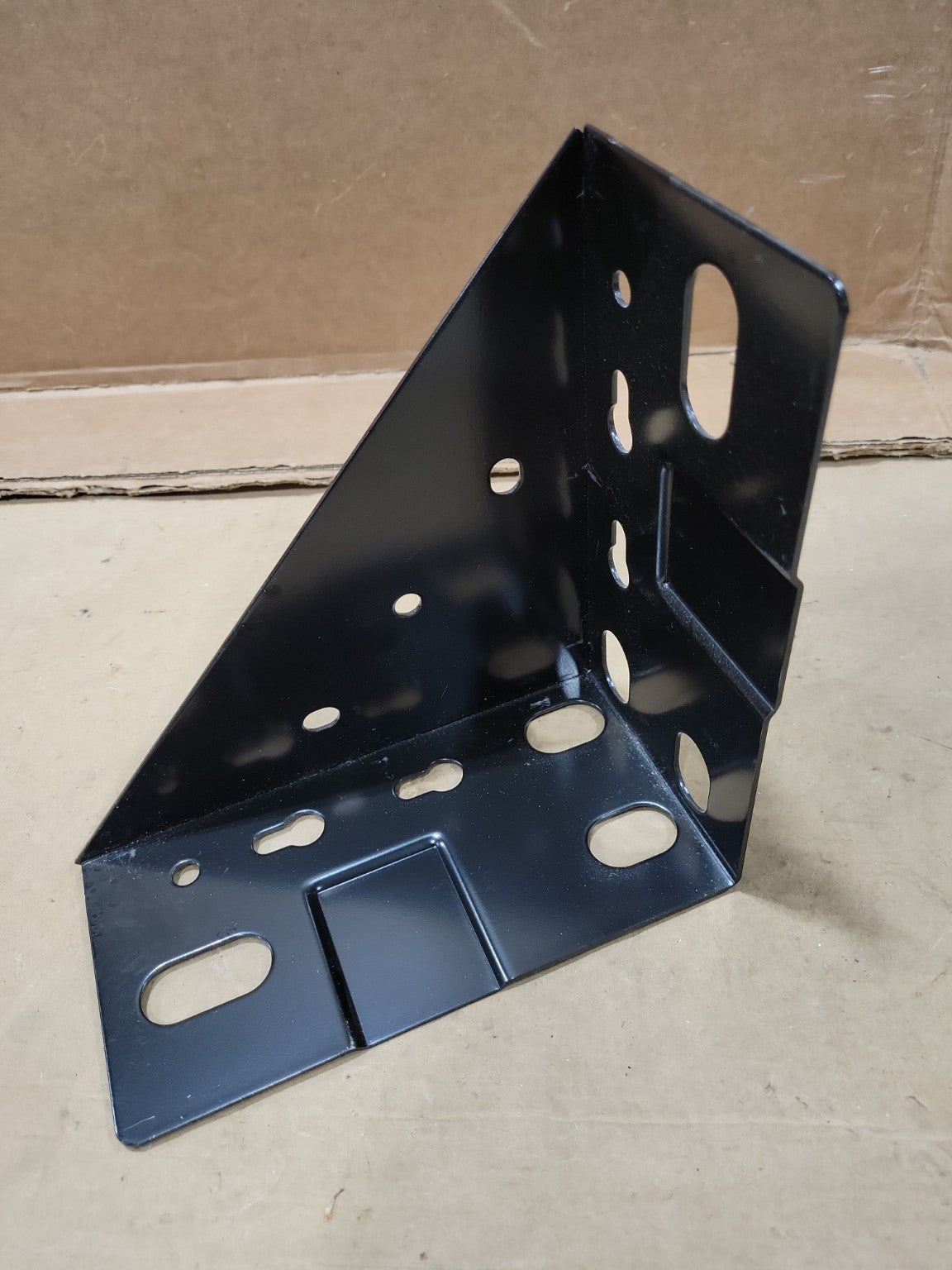 Heavy-Duty Black Steel Corner Support Brackets – Set of 4