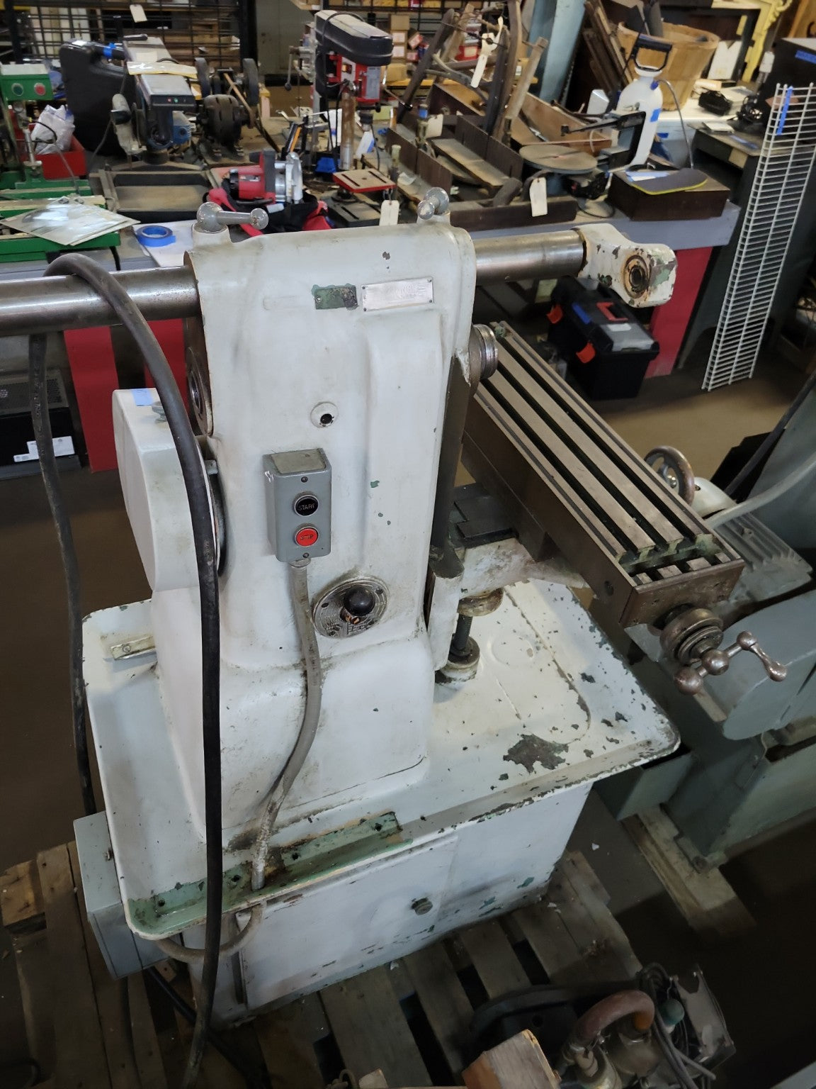 Hardinge Tool & Cutter Grinder – Industrial Precision Grinder