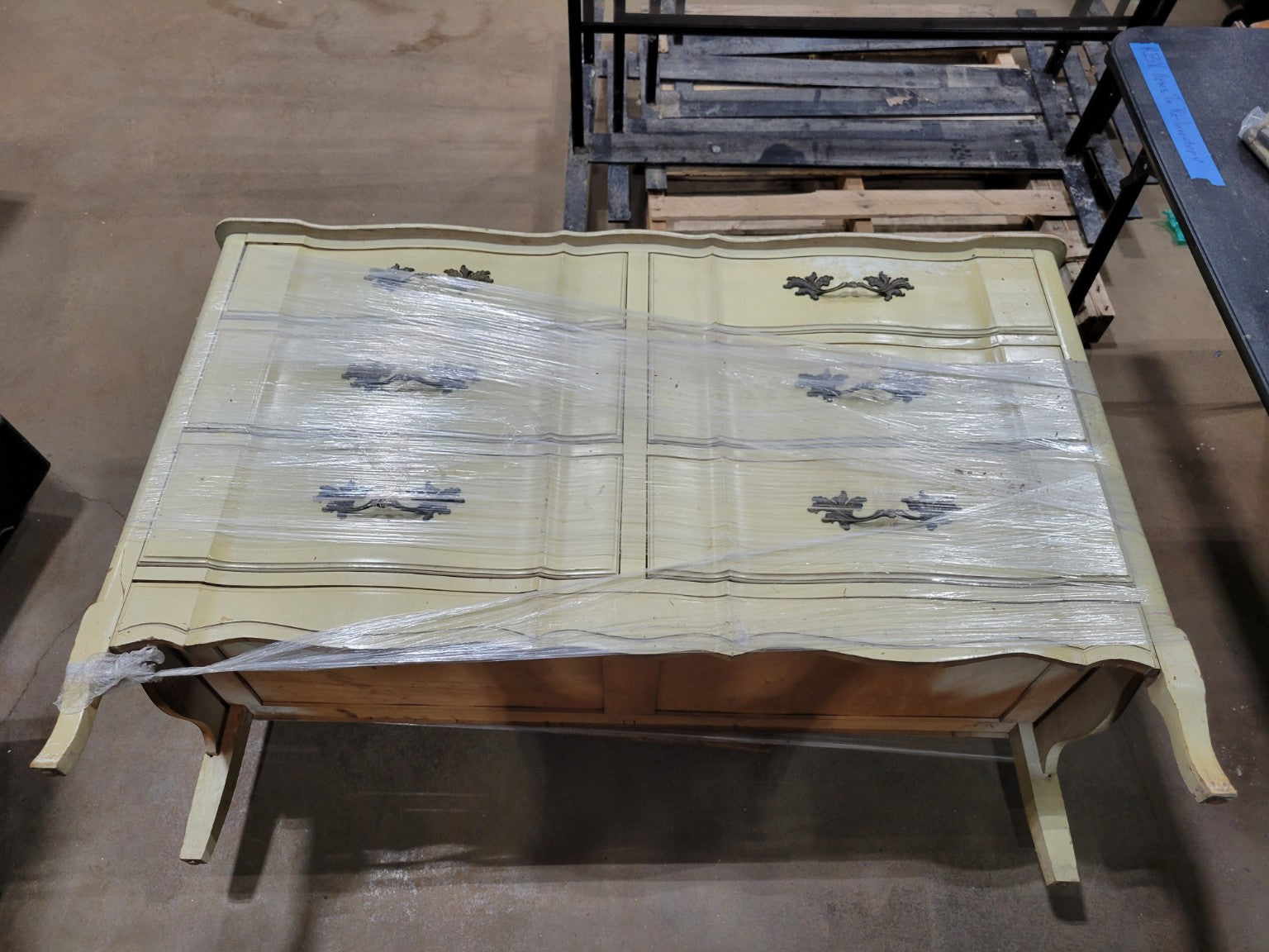 Vintage French Provincial 6-Drawer Dresser