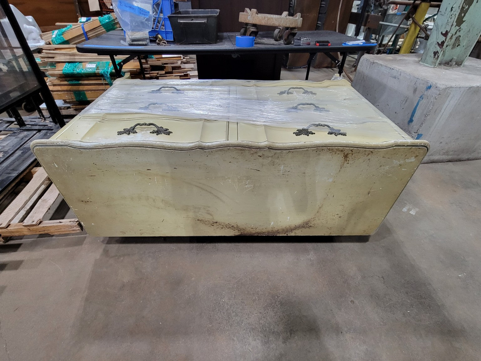 Vintage French Provincial 6-Drawer Dresser