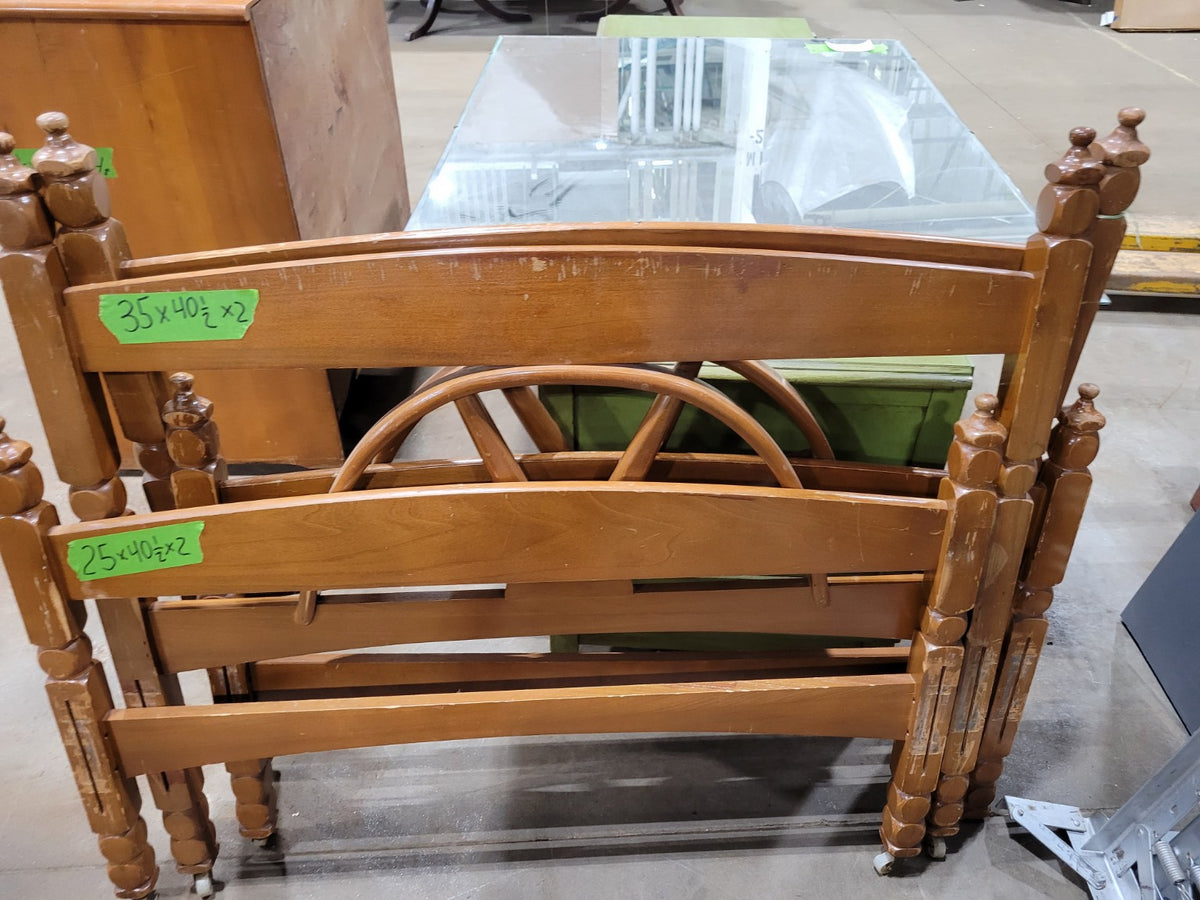 Vintage Maple Twin Bed Frame with Wagon Wheel Headboard