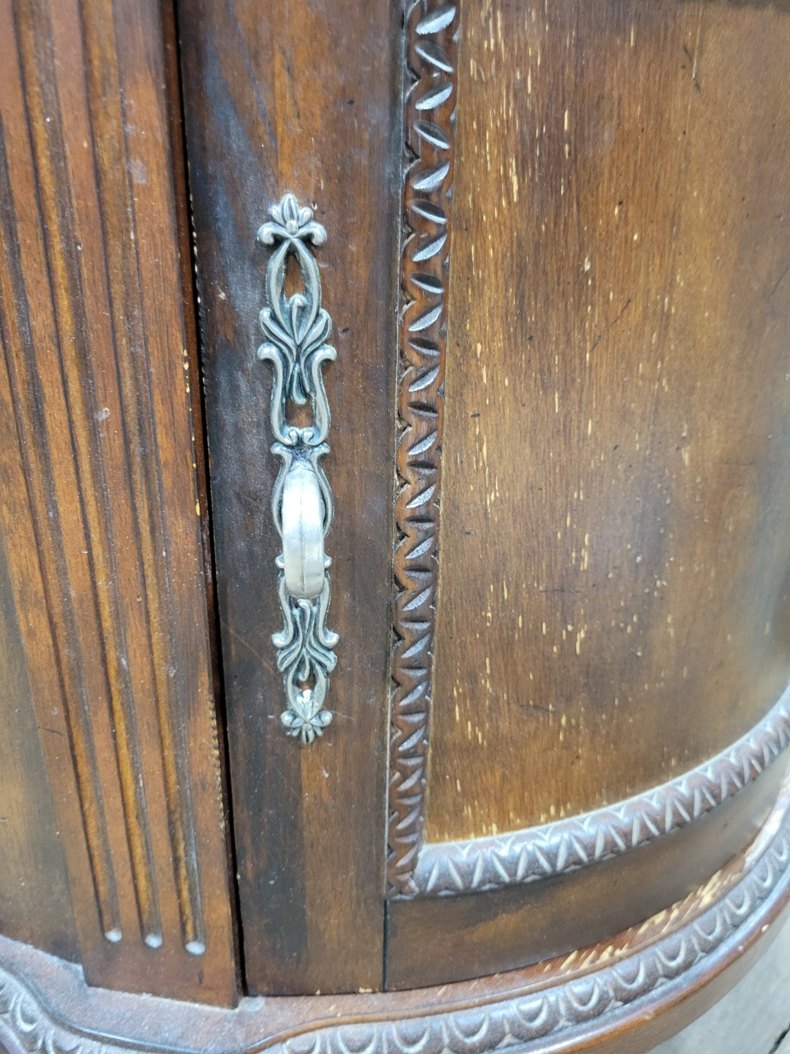 Traditional Carved Wood Vessel Sink Vanity – Twin-Sta
