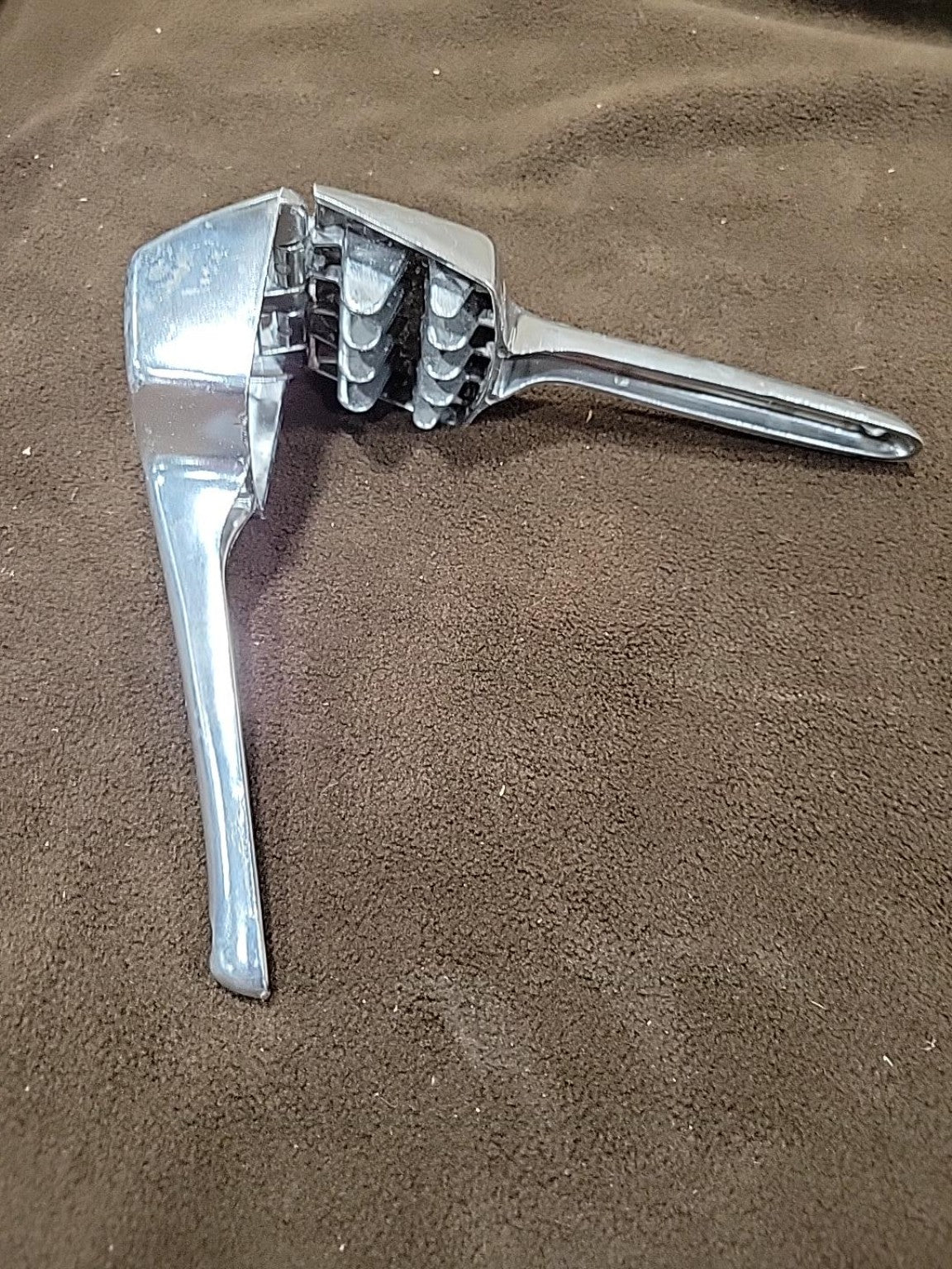 Vintage Irvinware USA Aluminum Hand Ice Crusher with Box