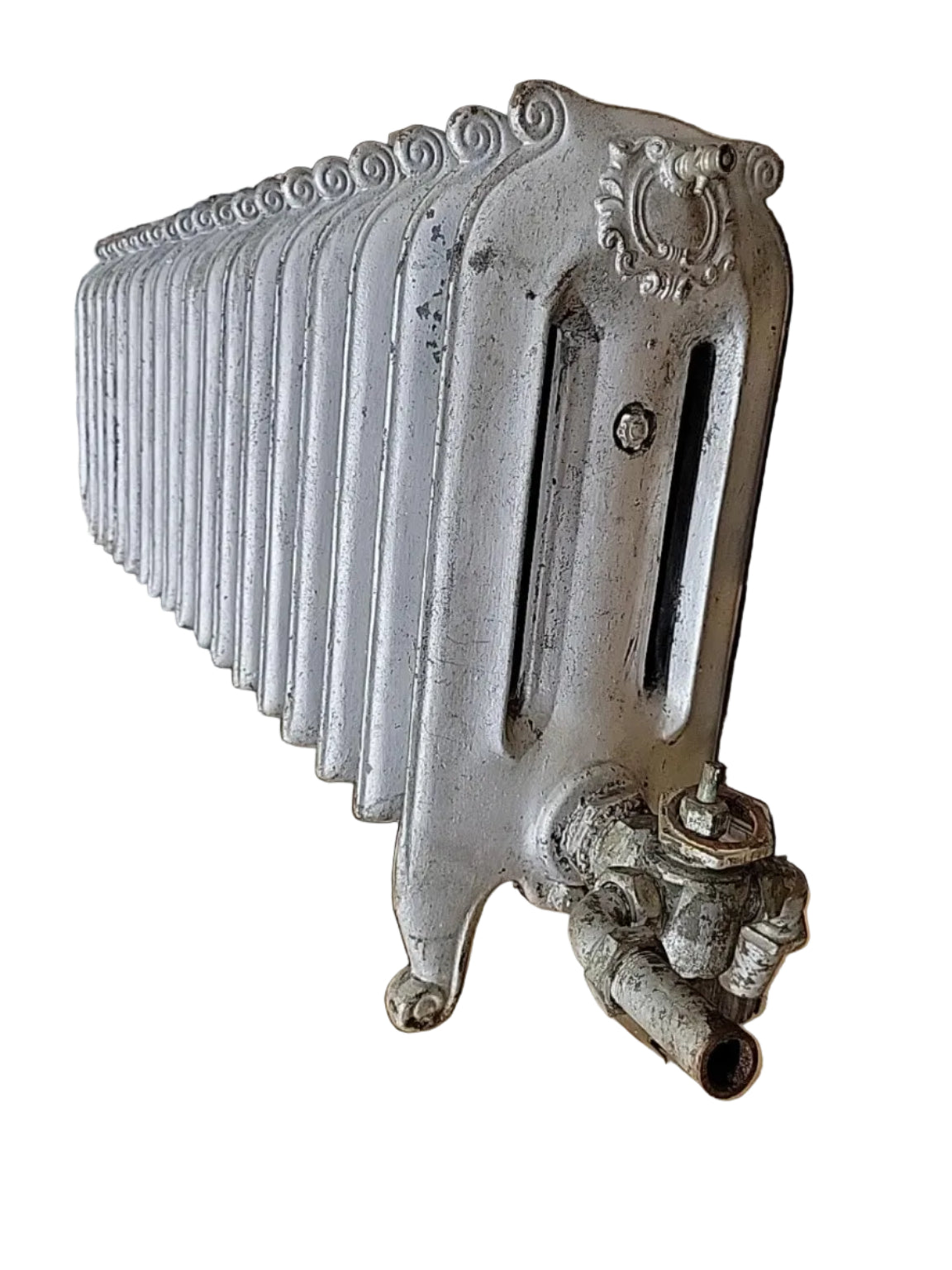 Vintage 18-Fin Cast Iron Radiator – Ornate End Panels