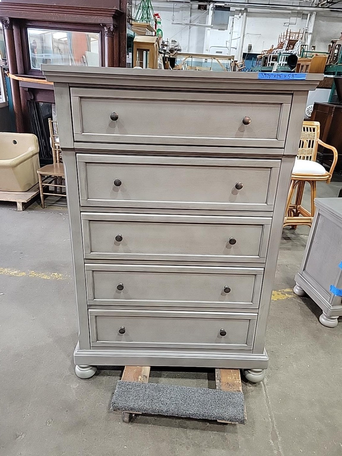Ashley Lettner Light Gray 5-Drawer Chest B733-46