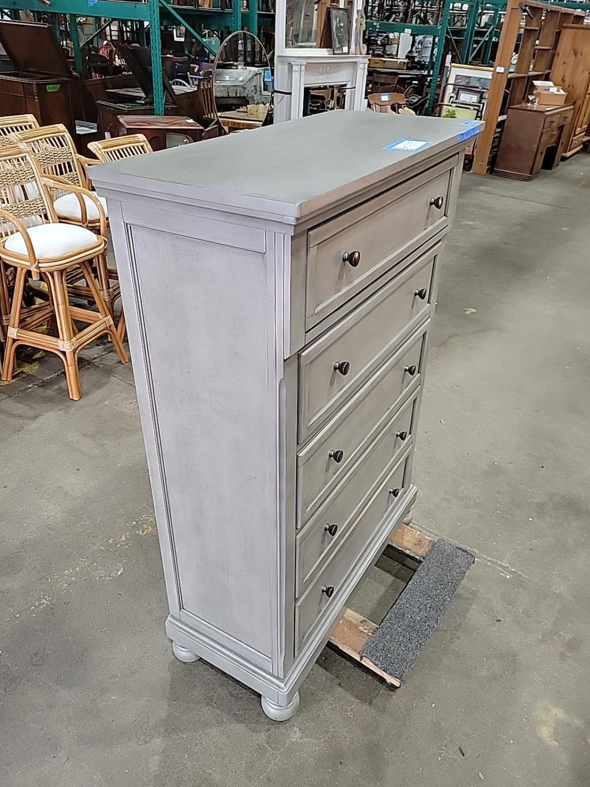 Ashley Lettner Light Gray 5-Drawer Chest B733-46