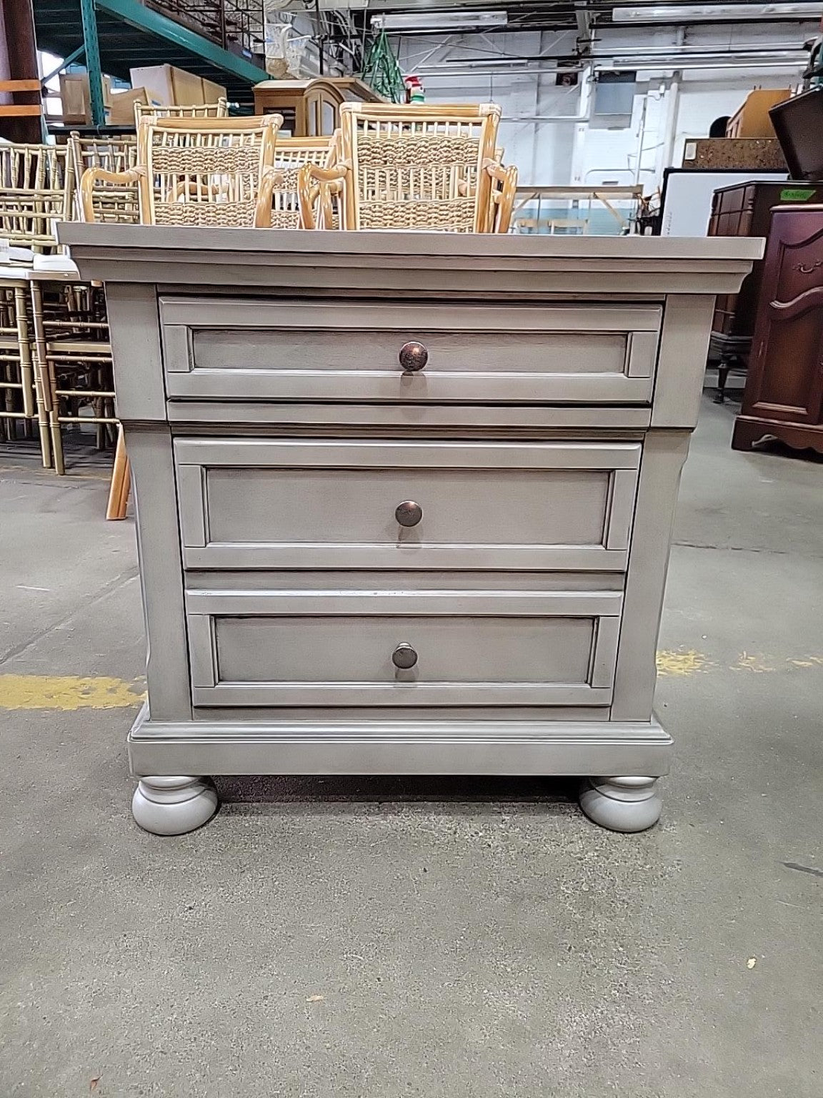 Ashley Lettner Light Gray 2-Drawer Nightstand