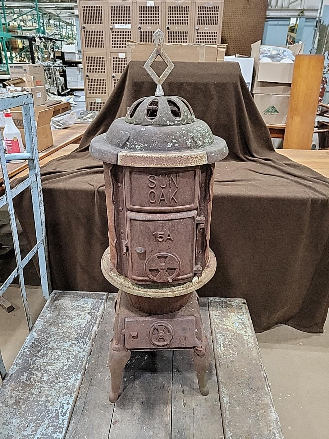 Antique Sun Oak No. 15 Cast Iron Parlor Stove