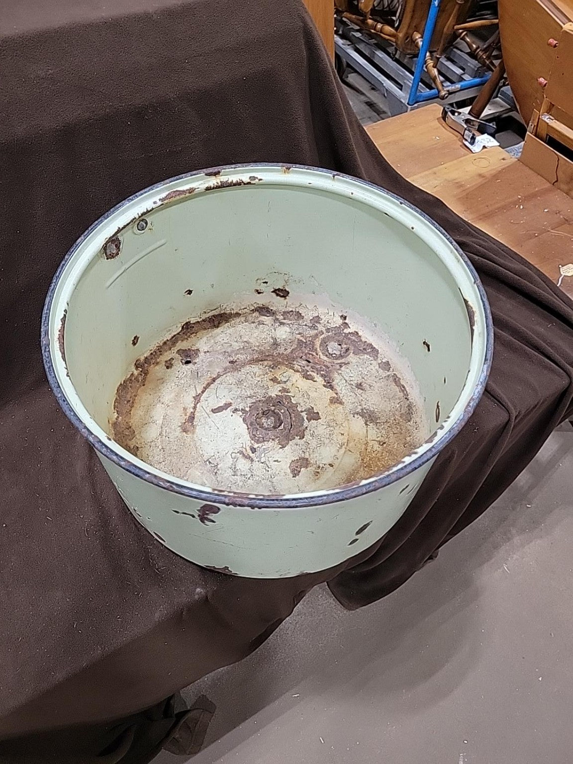 Vintage Green Enamel Steel Wash Tub – Project Piece