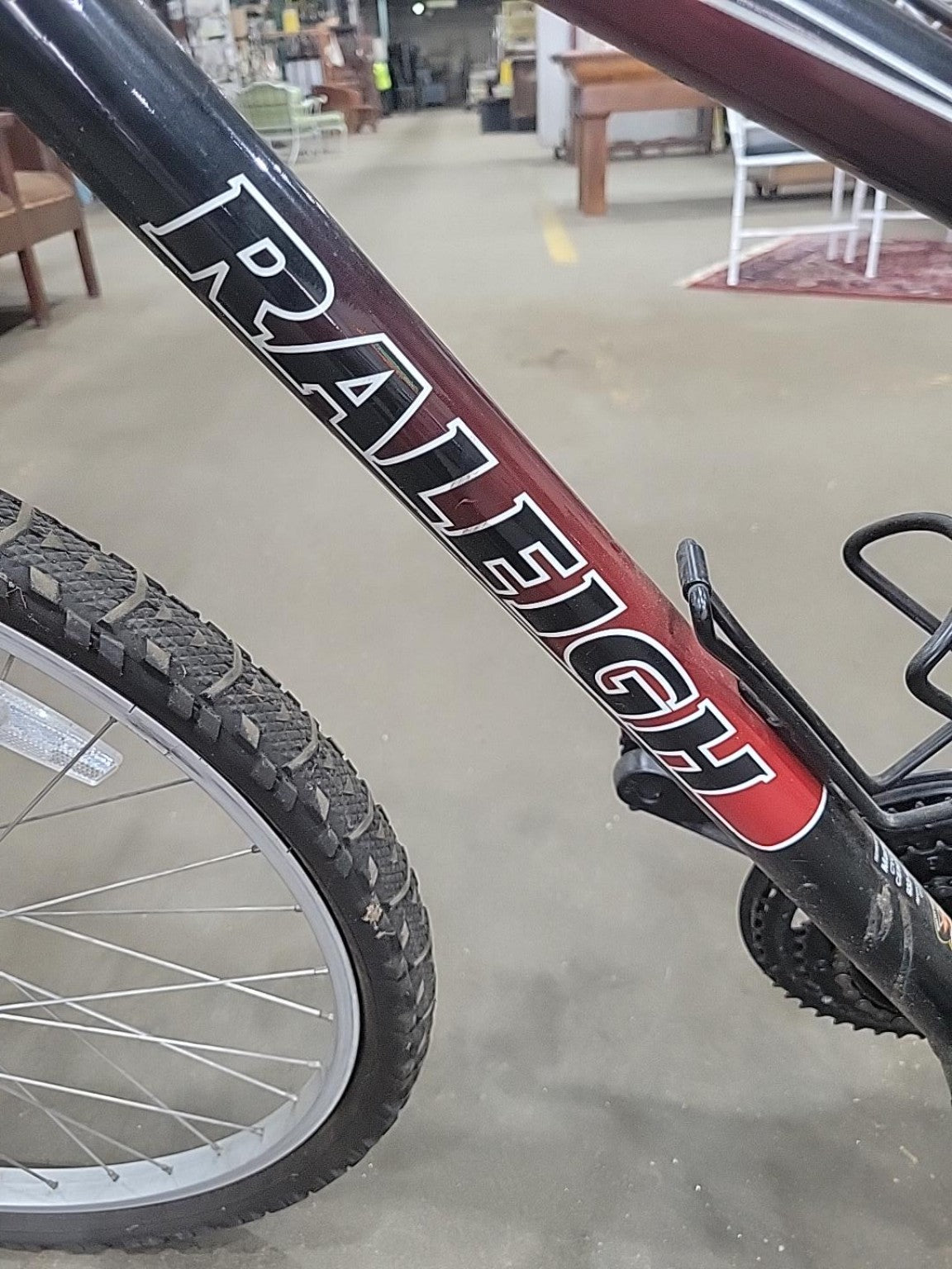 Raleigh M80 21-Speed Mountain Bike – 14" Frame