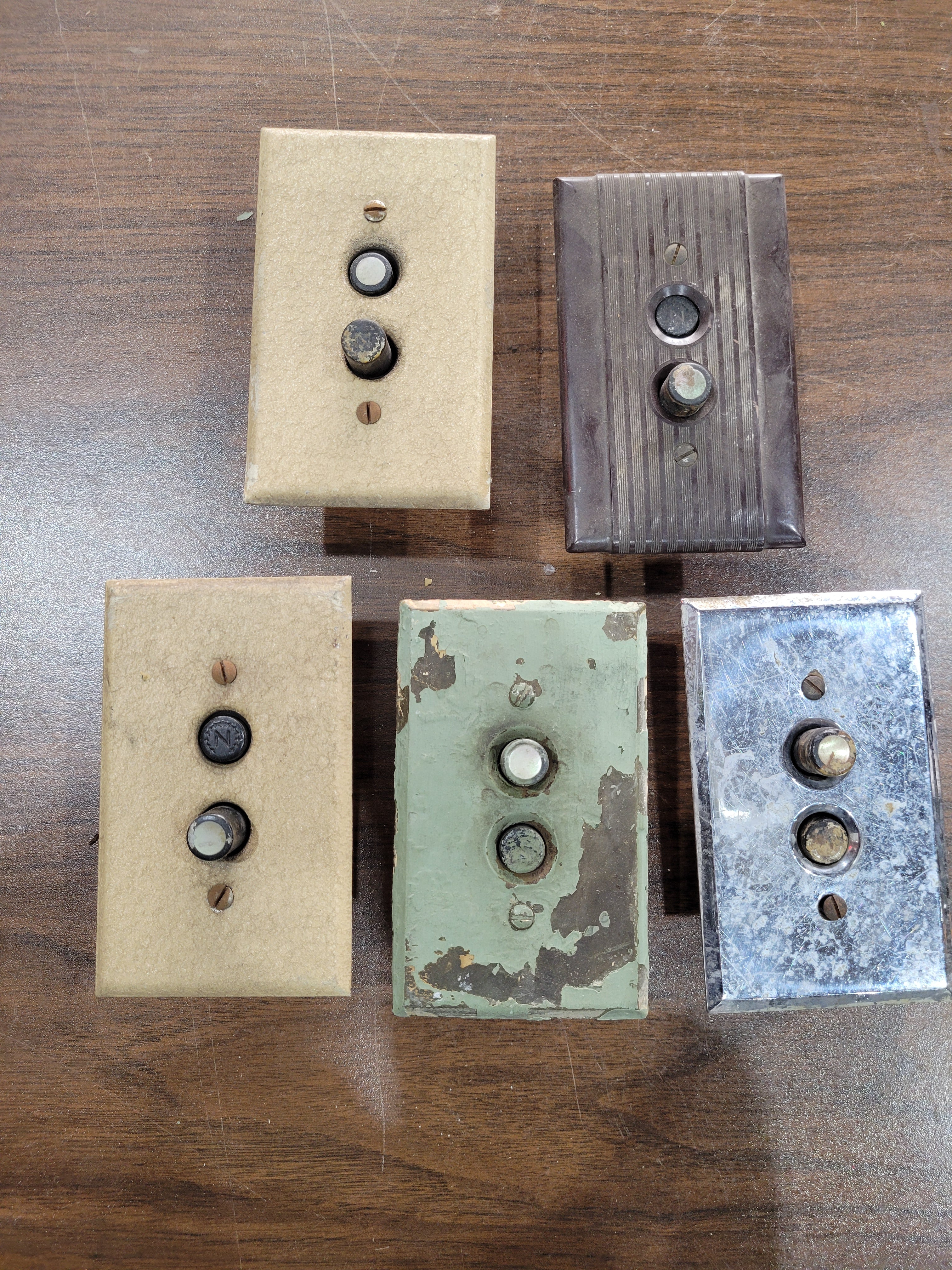 Vintage Push Button Light Switch Set – Lot of 5 – Assorted Styles – Bakelite + Ceramic – H&H CW X8357 AS IS