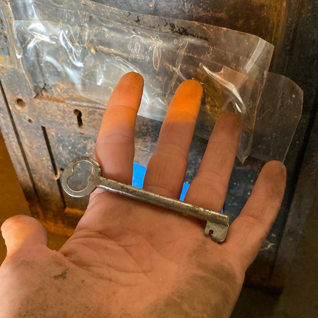 Fireproof Safe w Skeleton Key