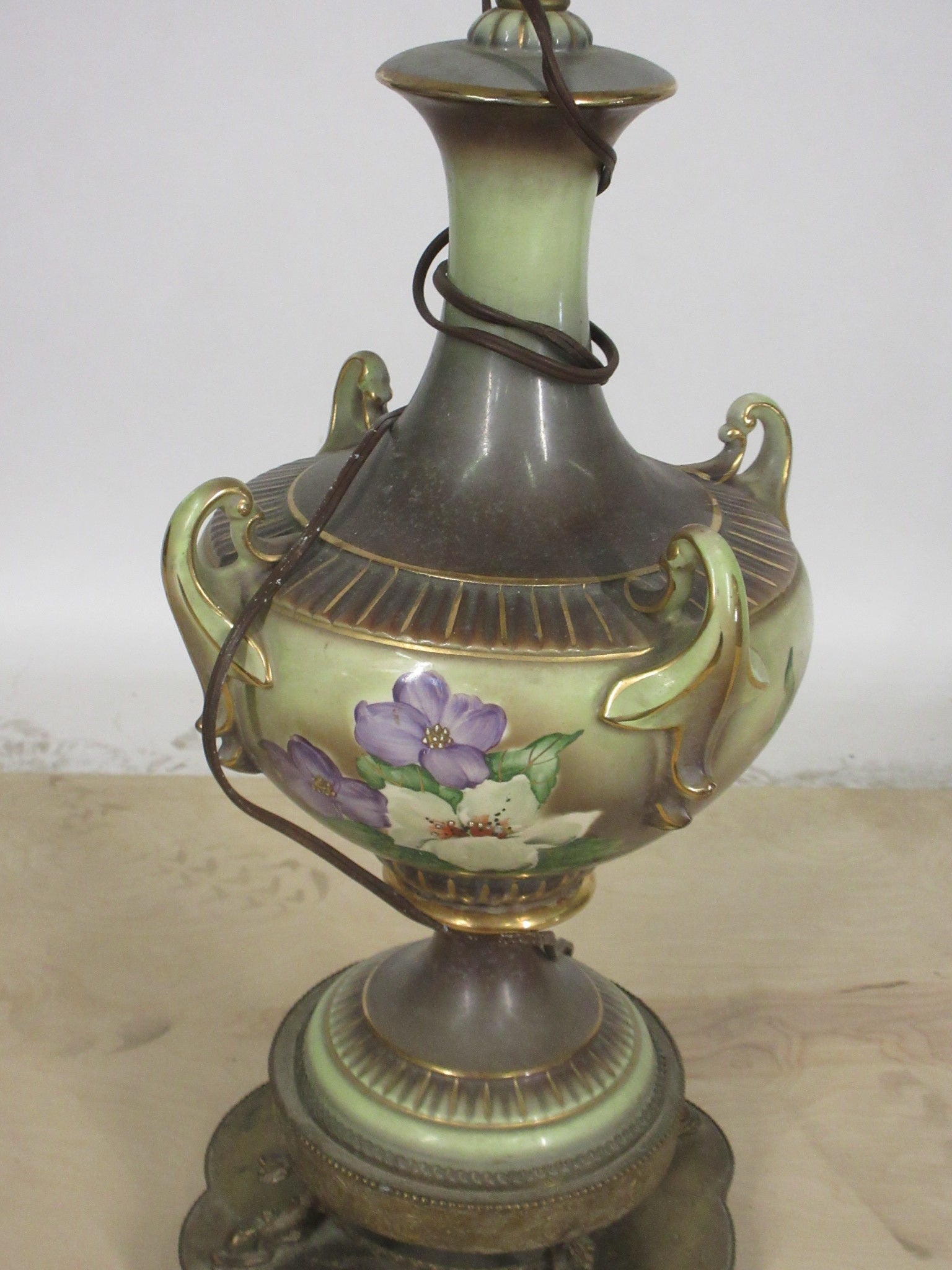 Vintage Neoclassical Ceramic Urn Lamp