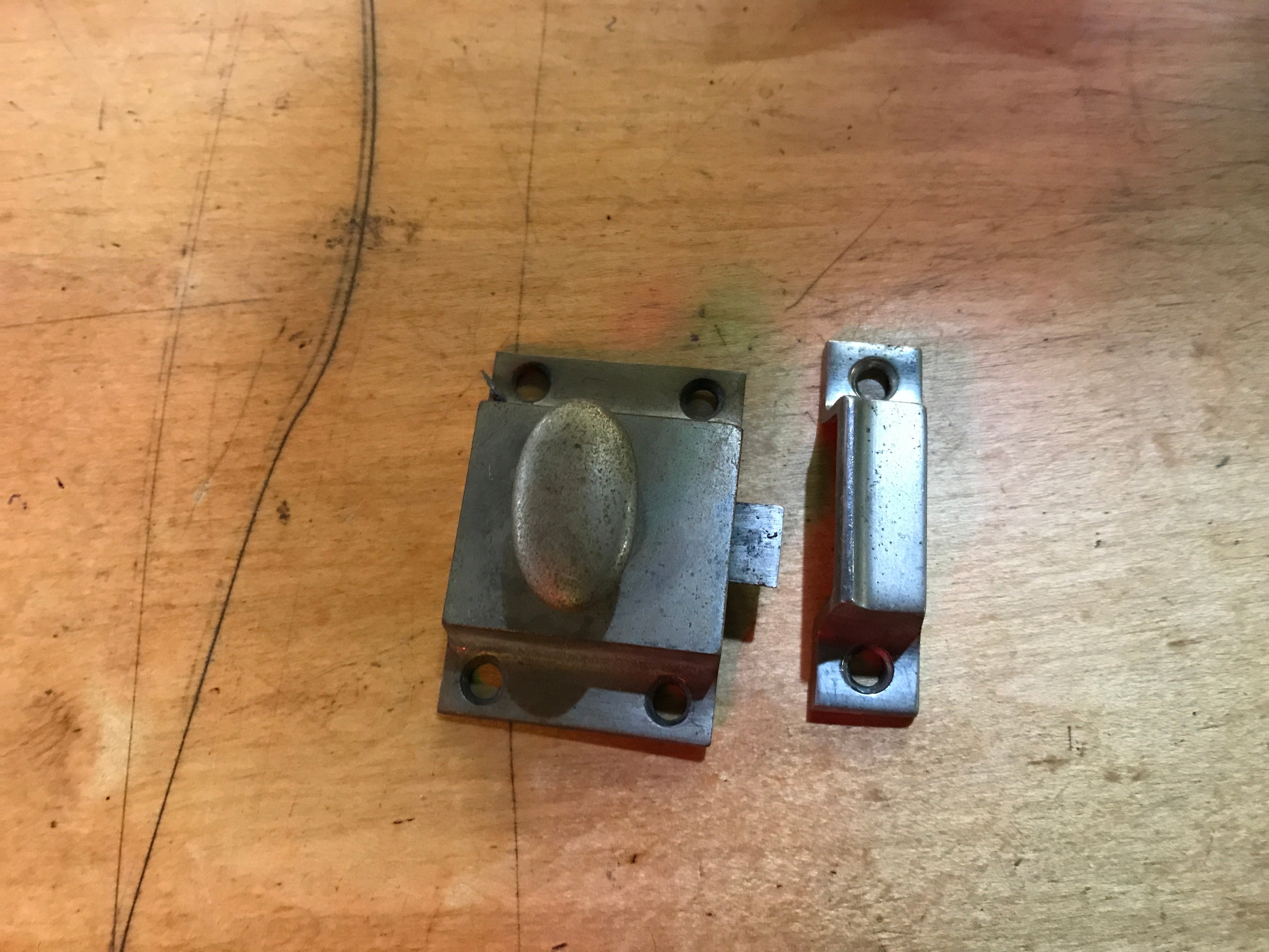 Top knob Cabinet latch