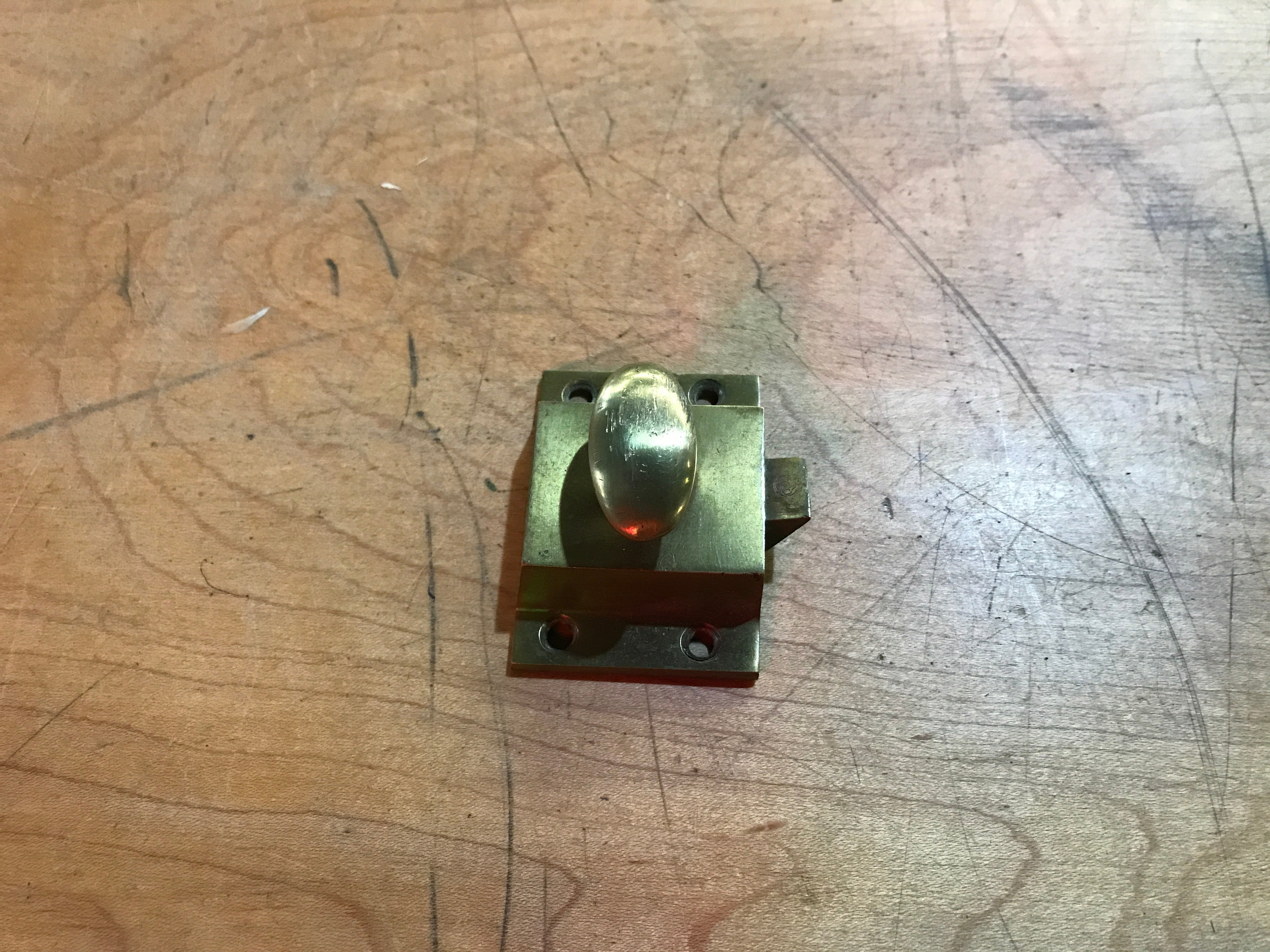 Top knob Cabinet latch