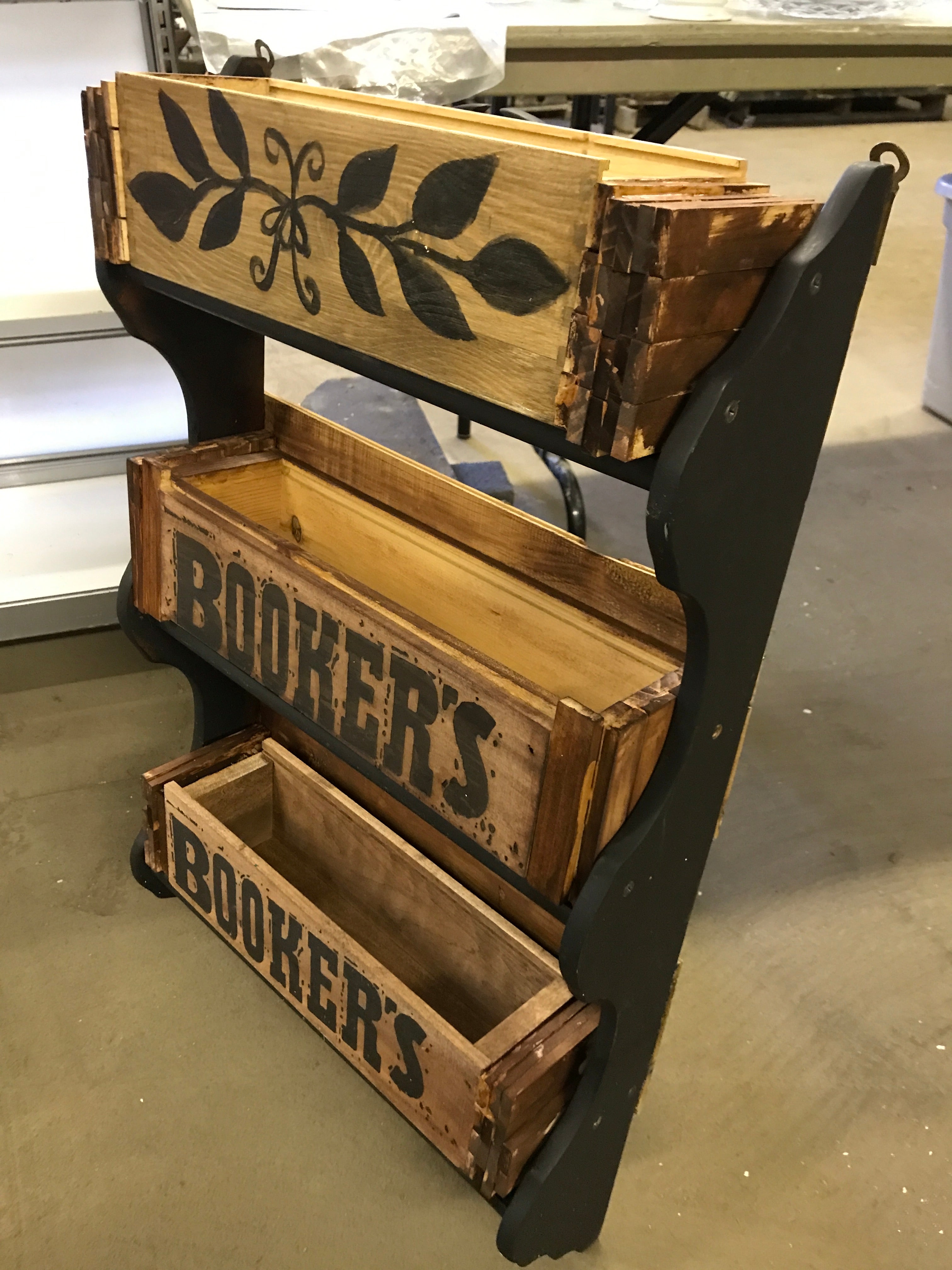 Wall Shelf “Bookers”