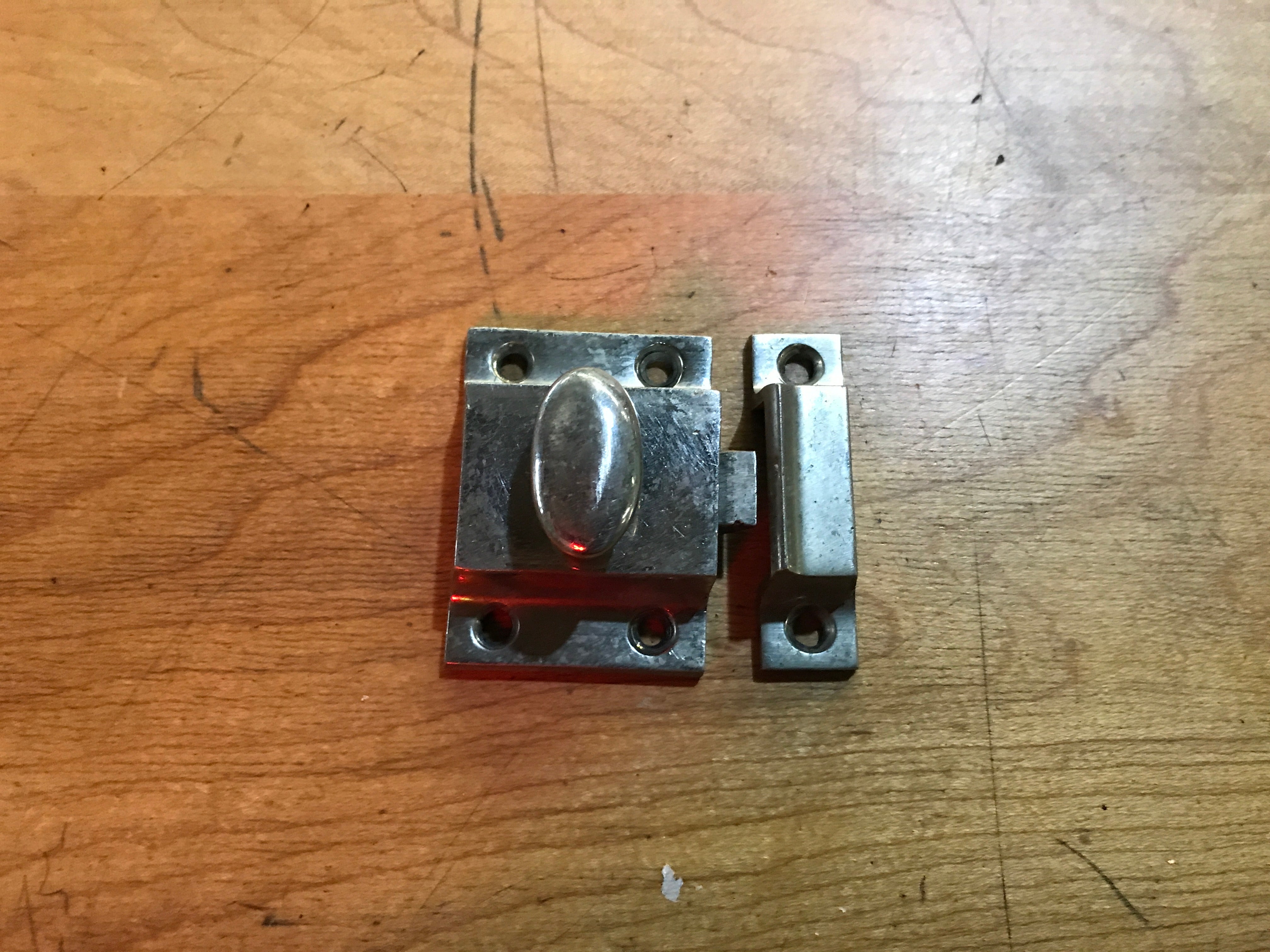 Top knob Cabinet latch