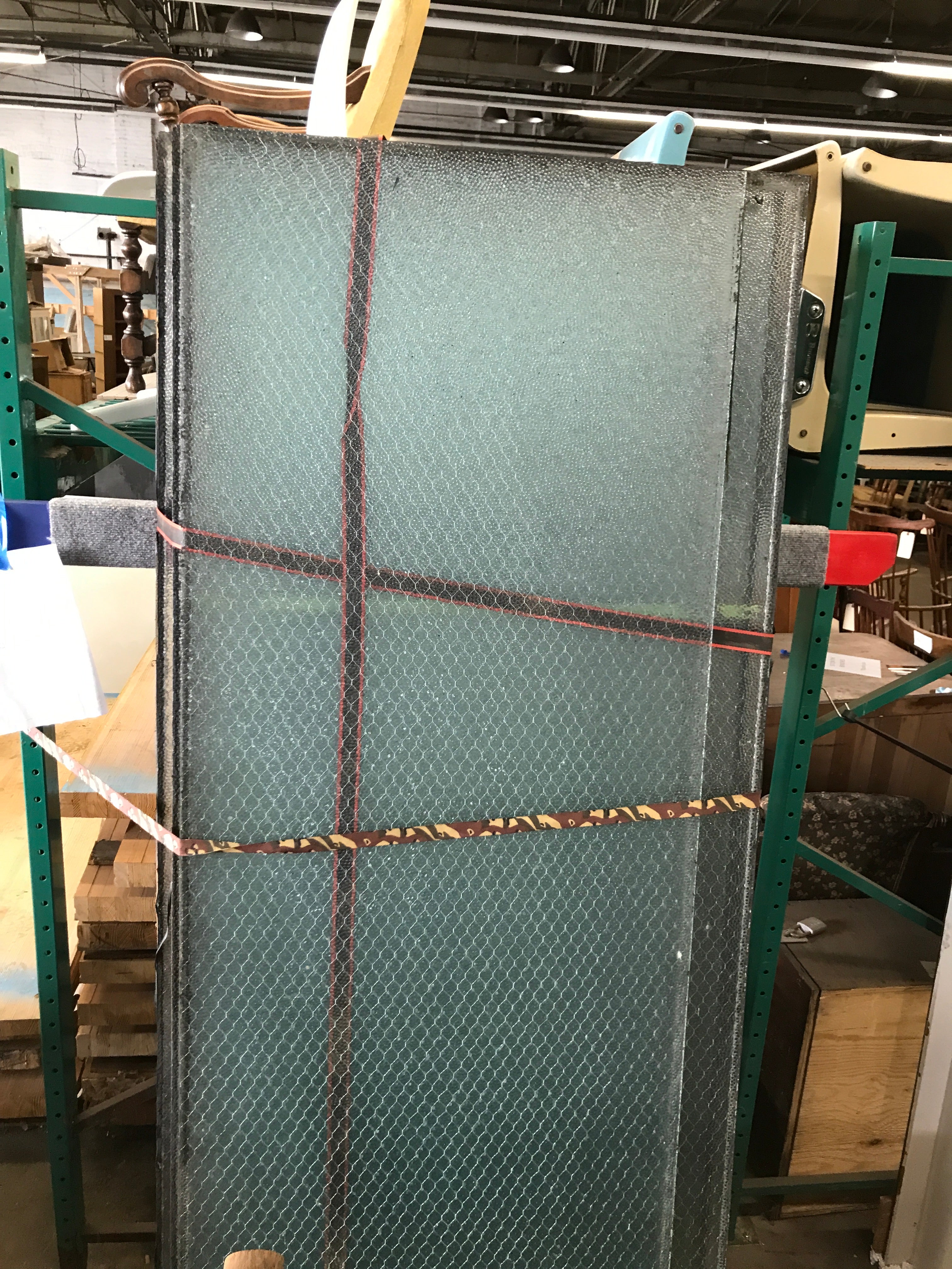 Chicken Wire Bubble Glass  with Tempered Glass Back