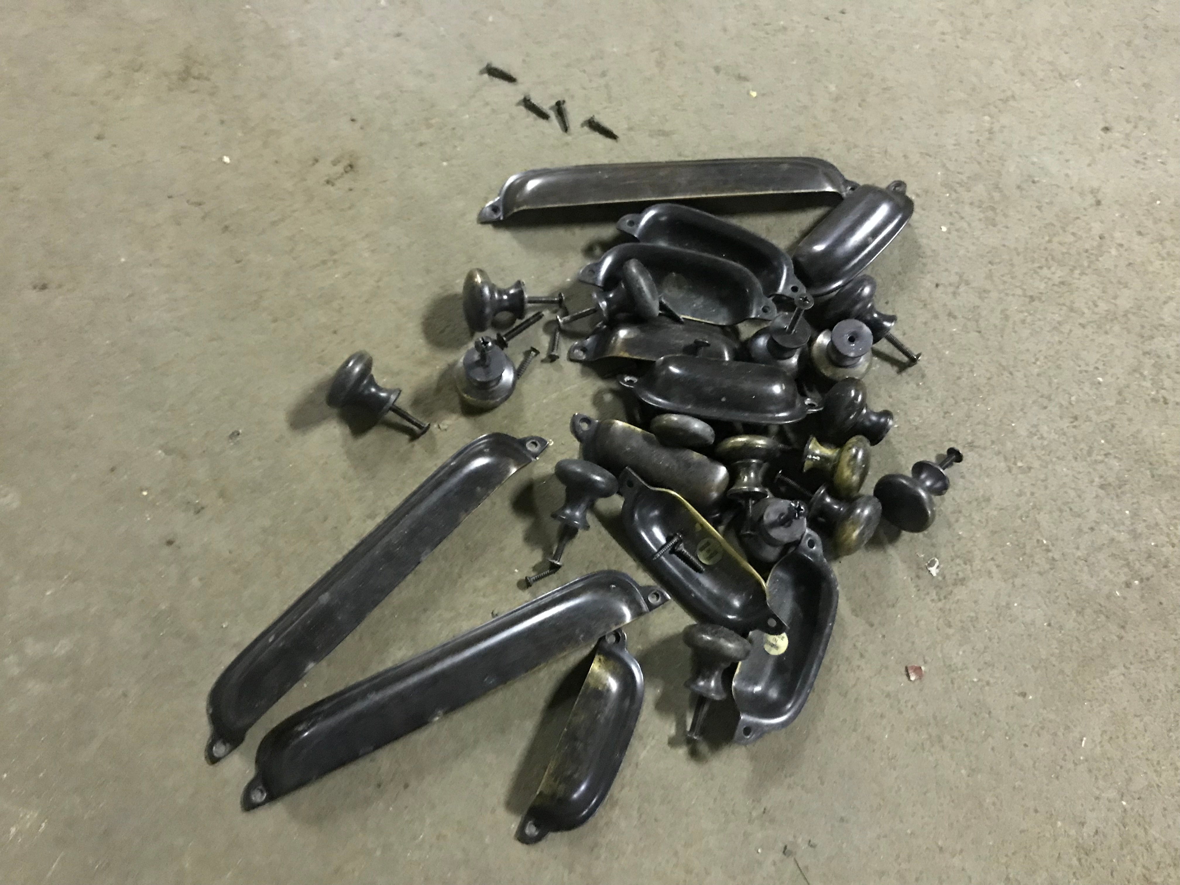 Lot of Brass Knobs and Pulls
