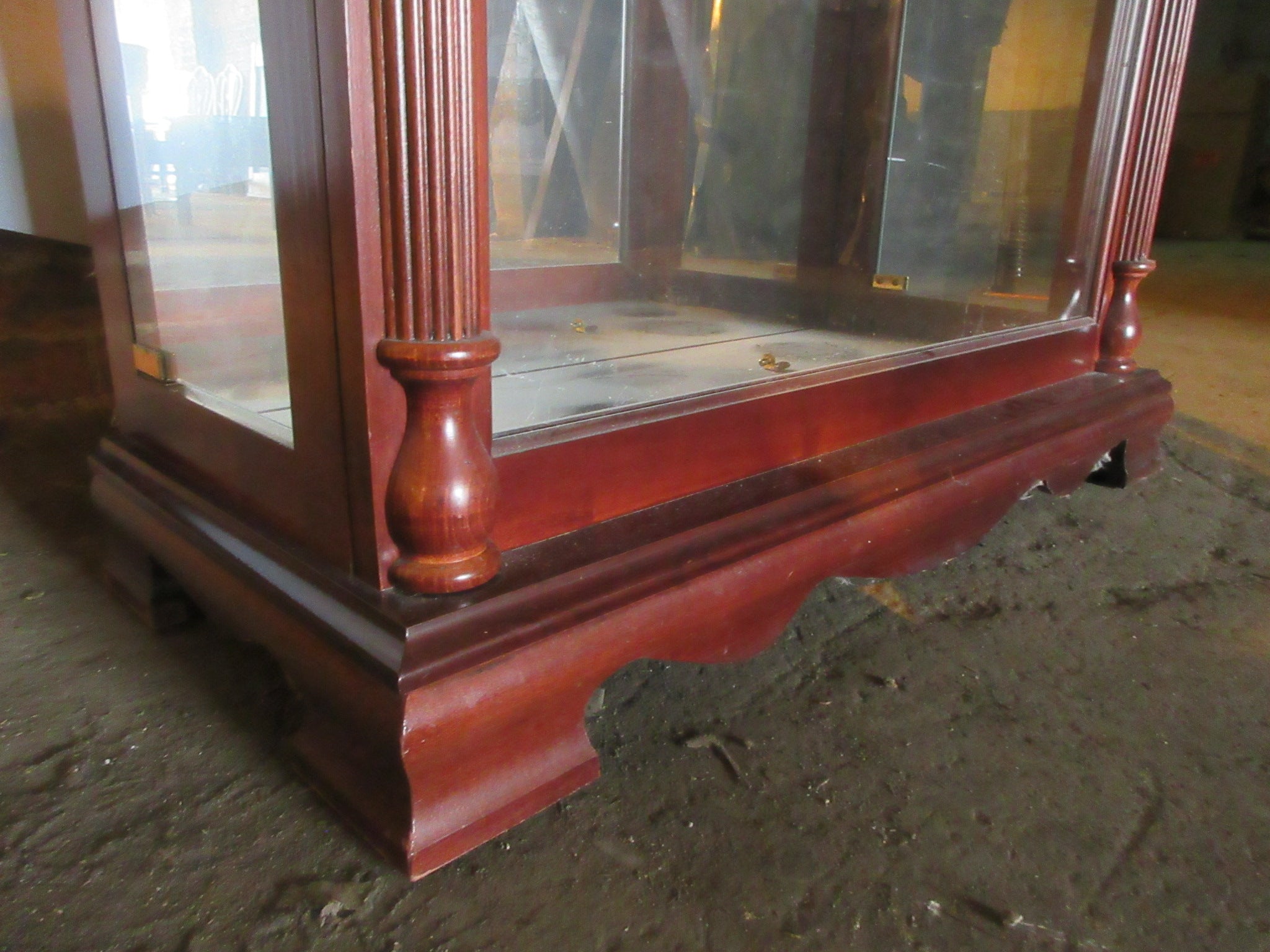 Pulaski Lit Curio Cabinet with 4 Shelves