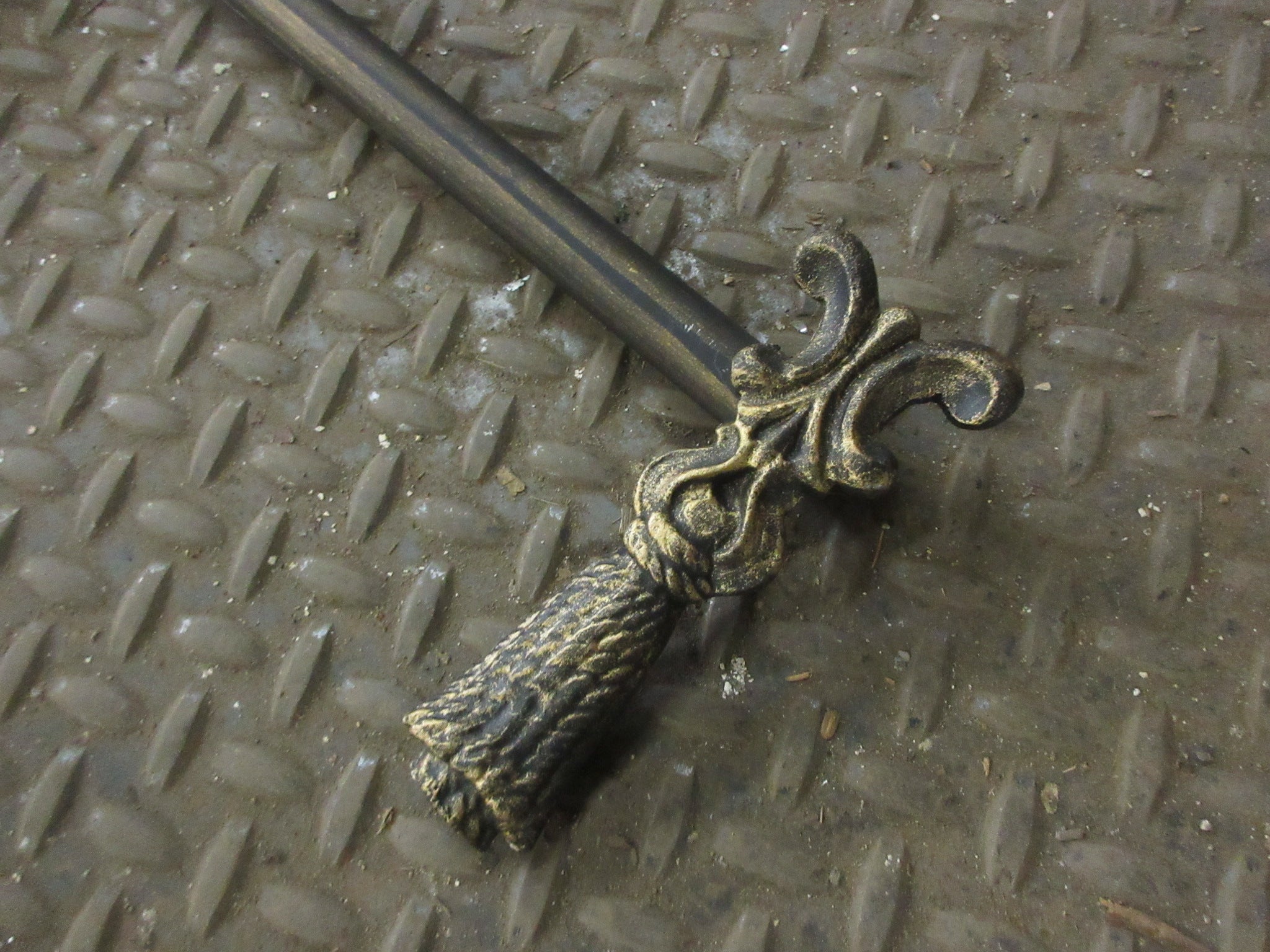 Heavy Metal Tapestry Rod with Tassel Finials