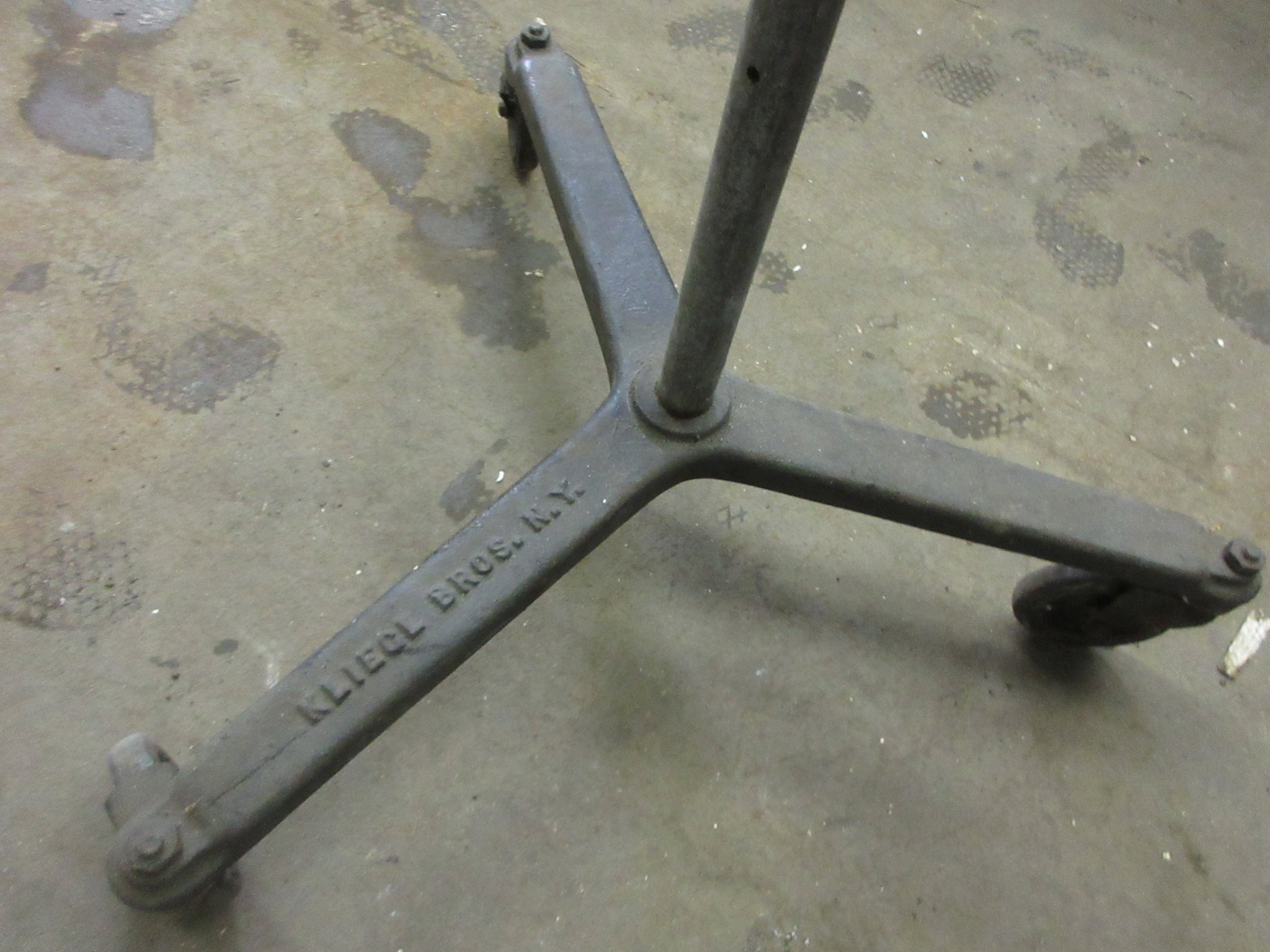 Iron Stand on Wheels