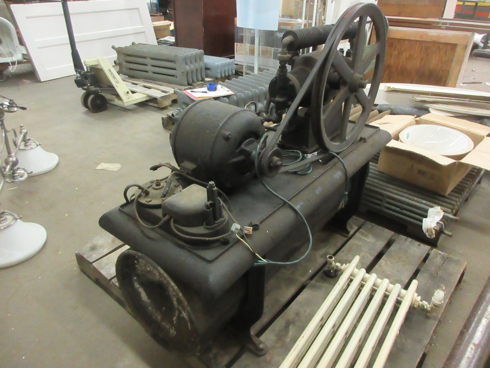 1915 Antique Air Compressor