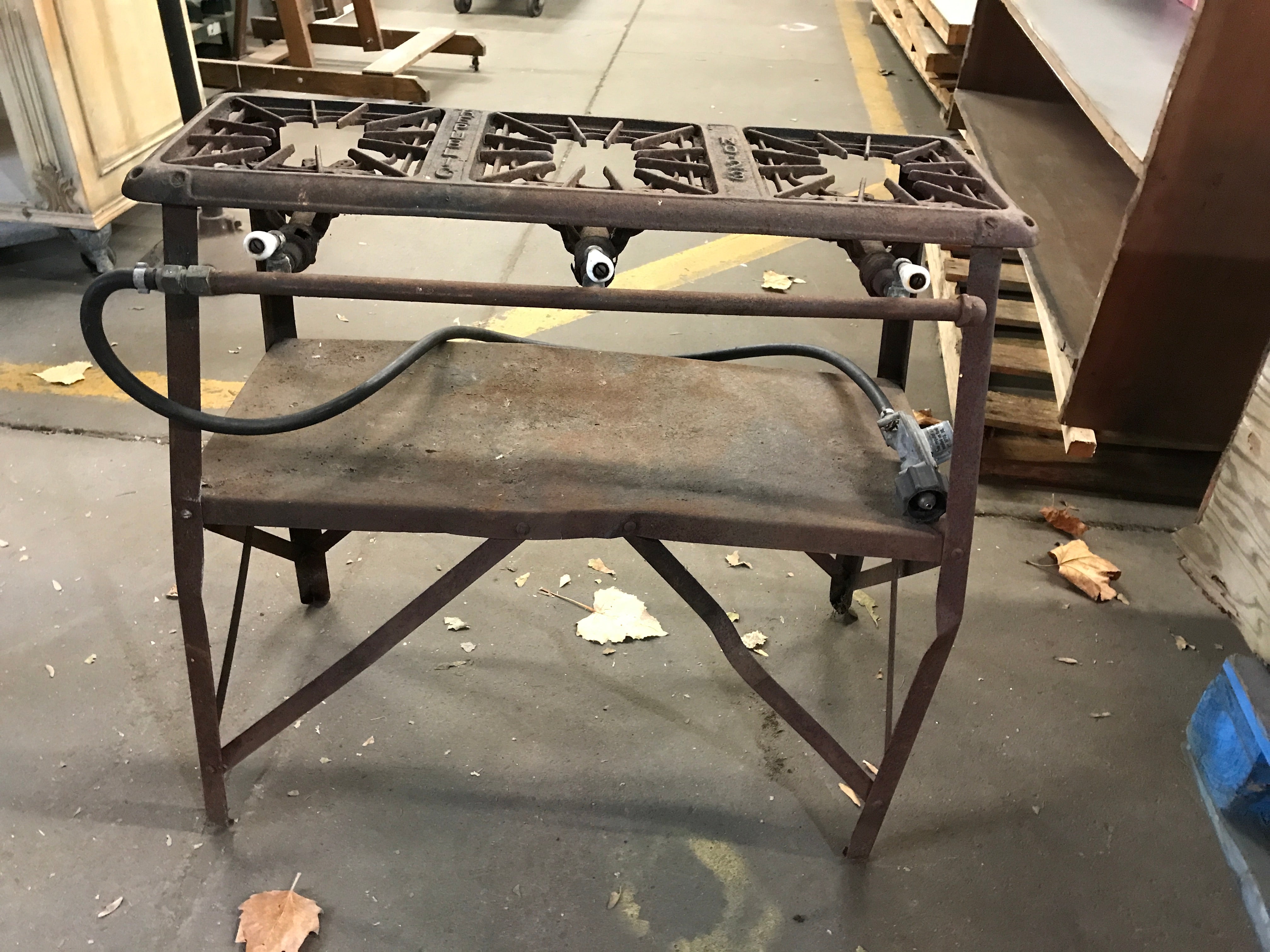 Outdoor 3- burner stove
