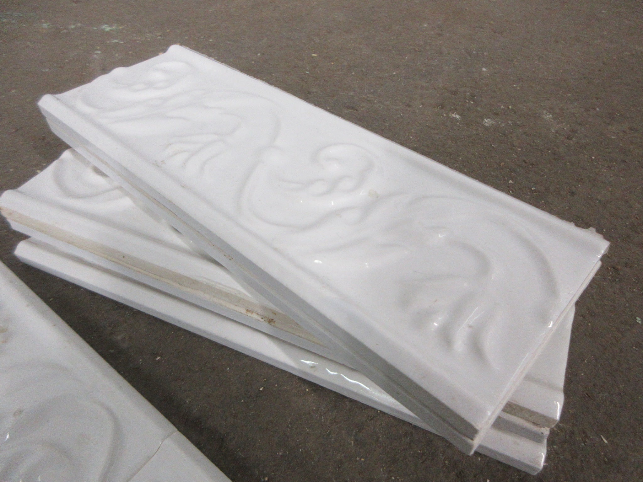 Lot of 7 Pieces Tile Trim
