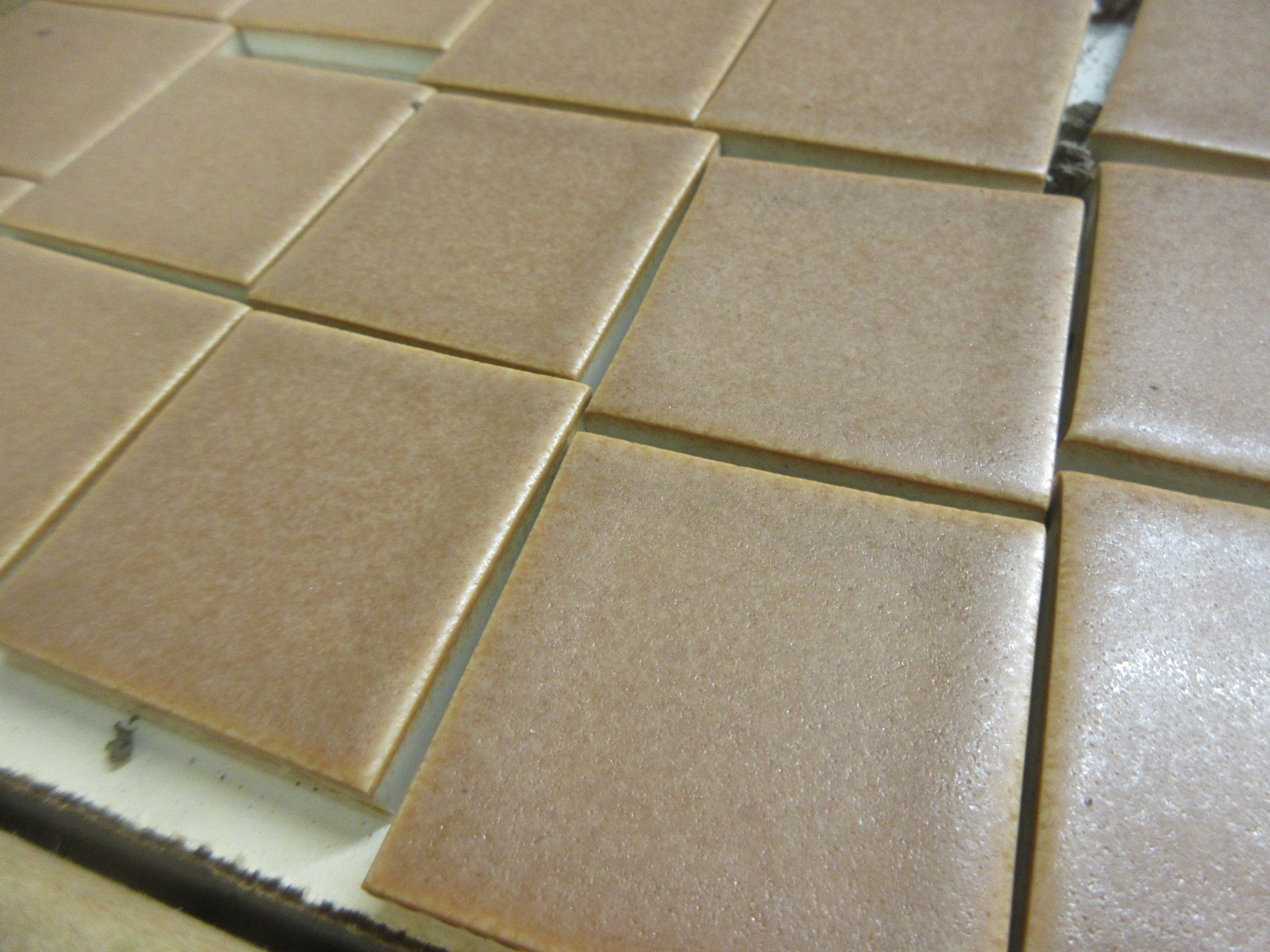 McIntyre Gingerwood 2x2 Tile (~12 SQ FT)