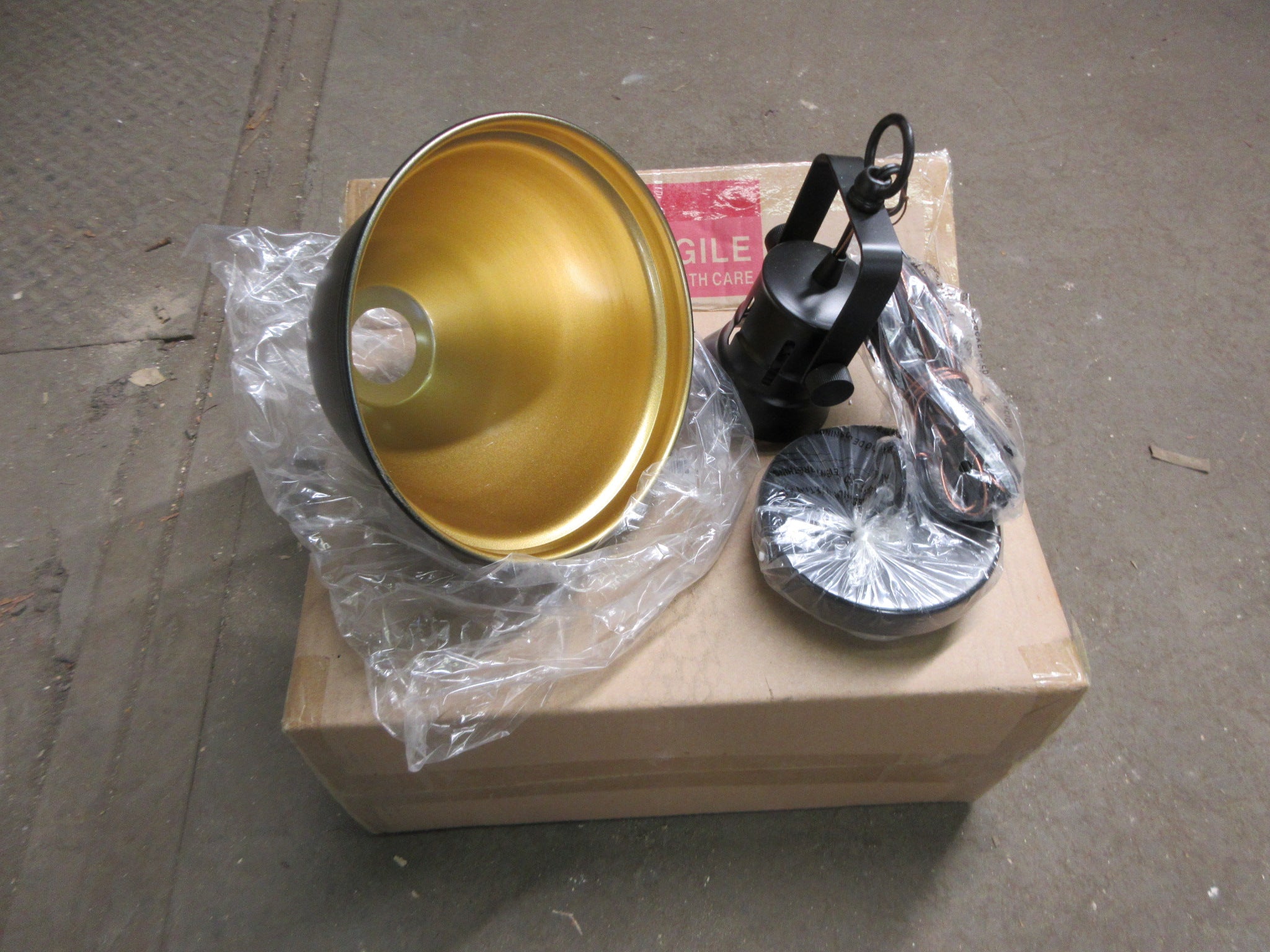 Wall Mount Metal Lighting Fixture