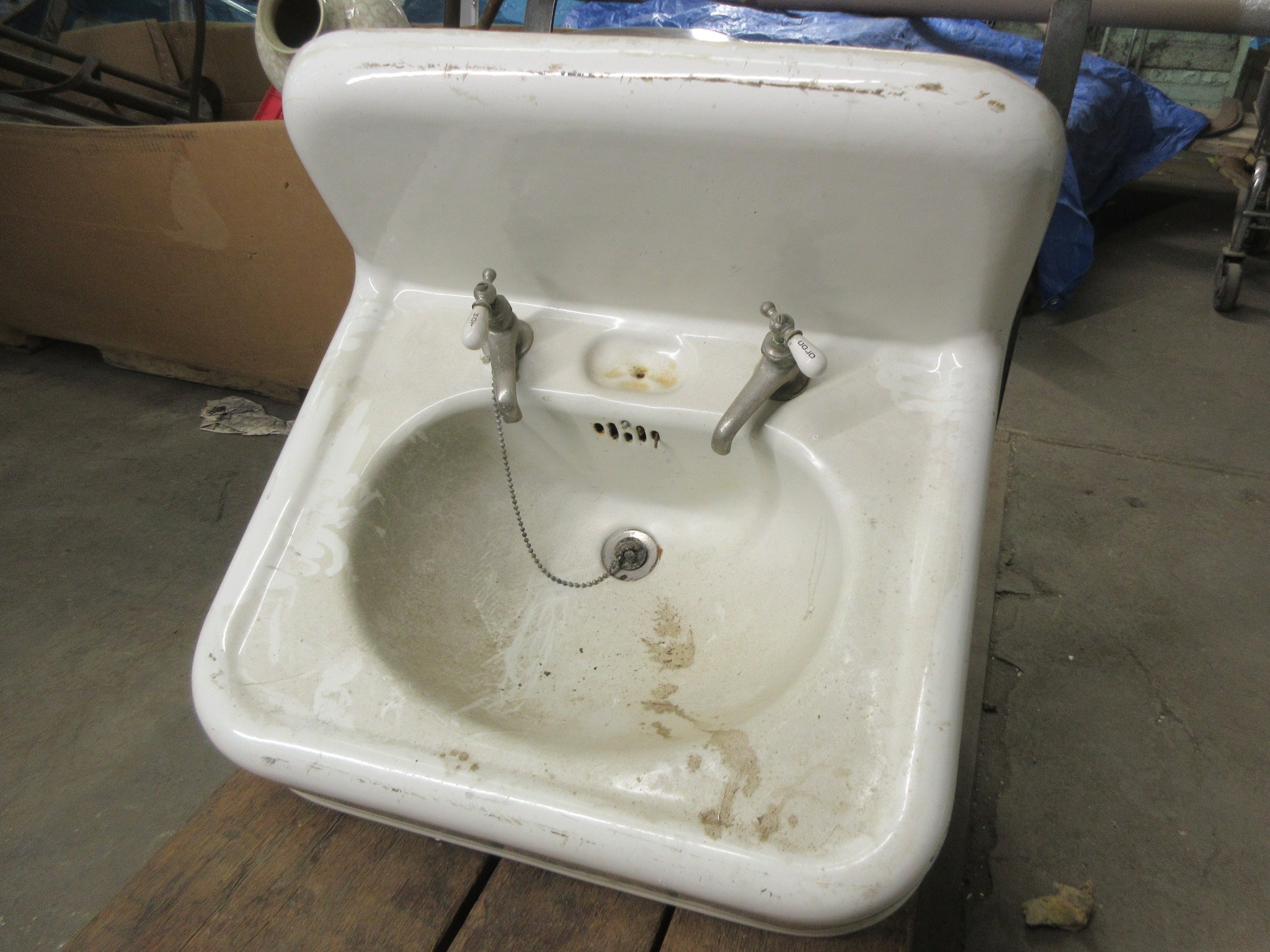 Cast Iron Wall Mount Sink with Integrated Backsplash