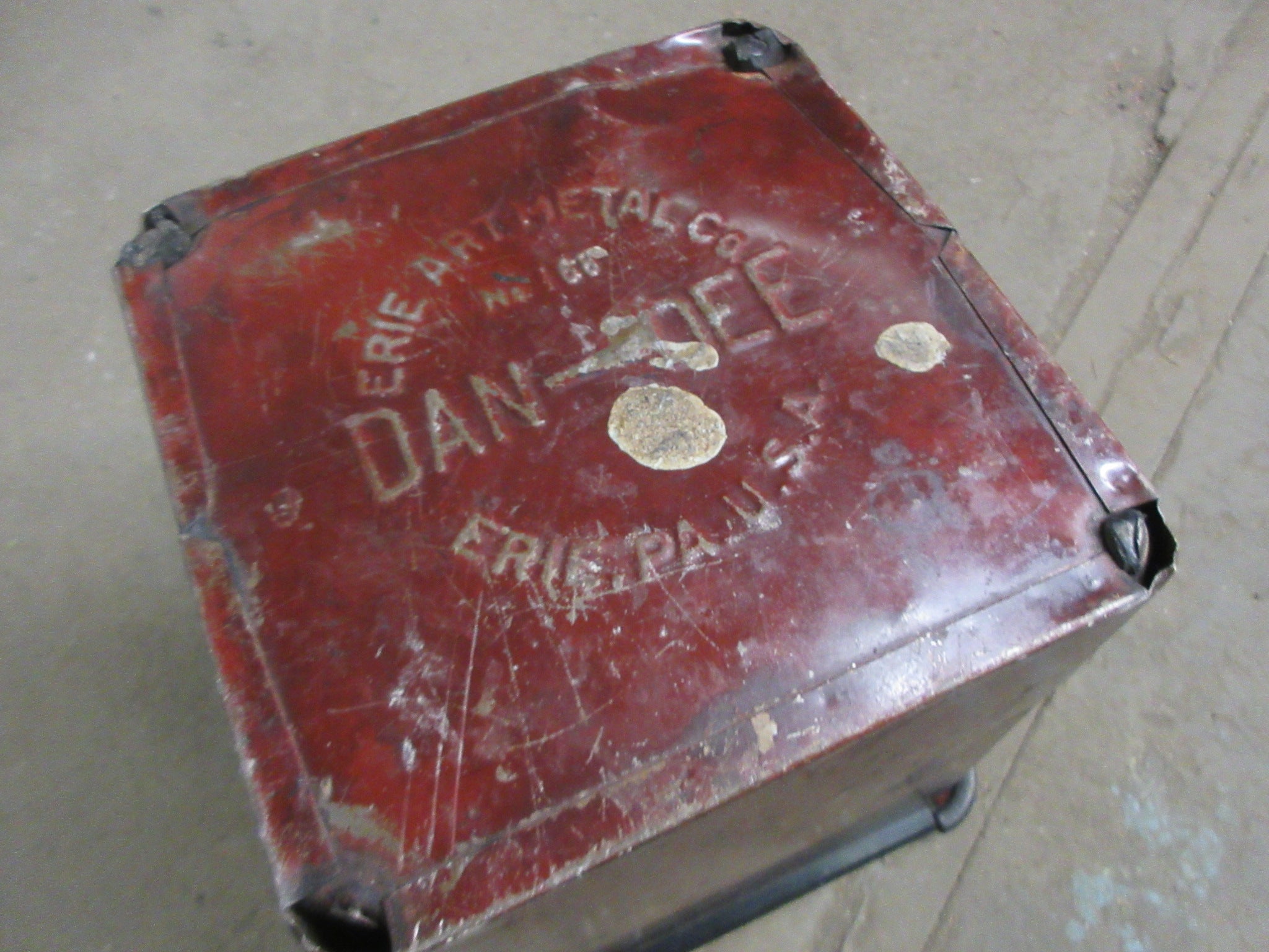 Antique Dan-Dee Brown Metal Trashcan