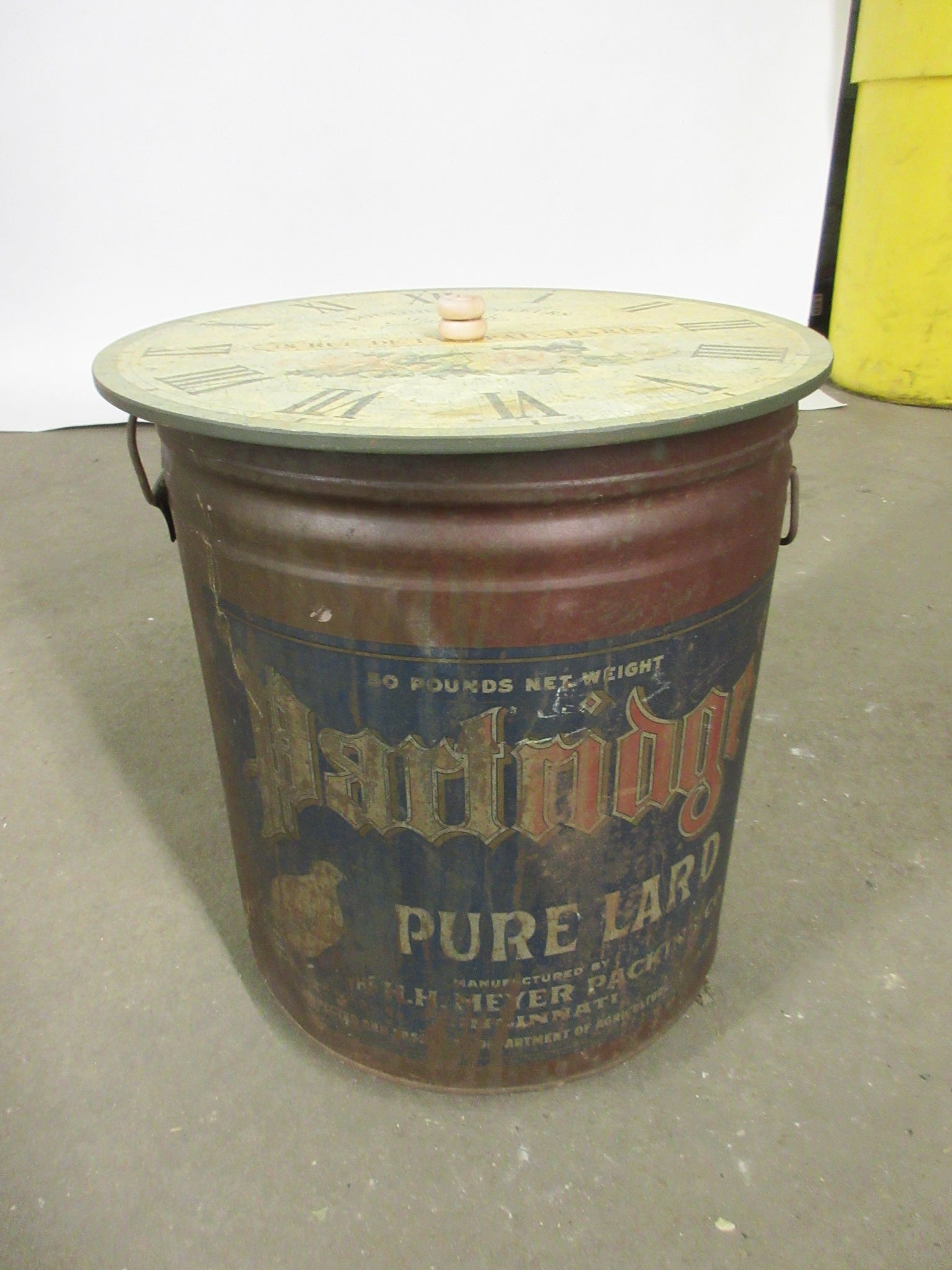 Lidded Metal Can with Legs