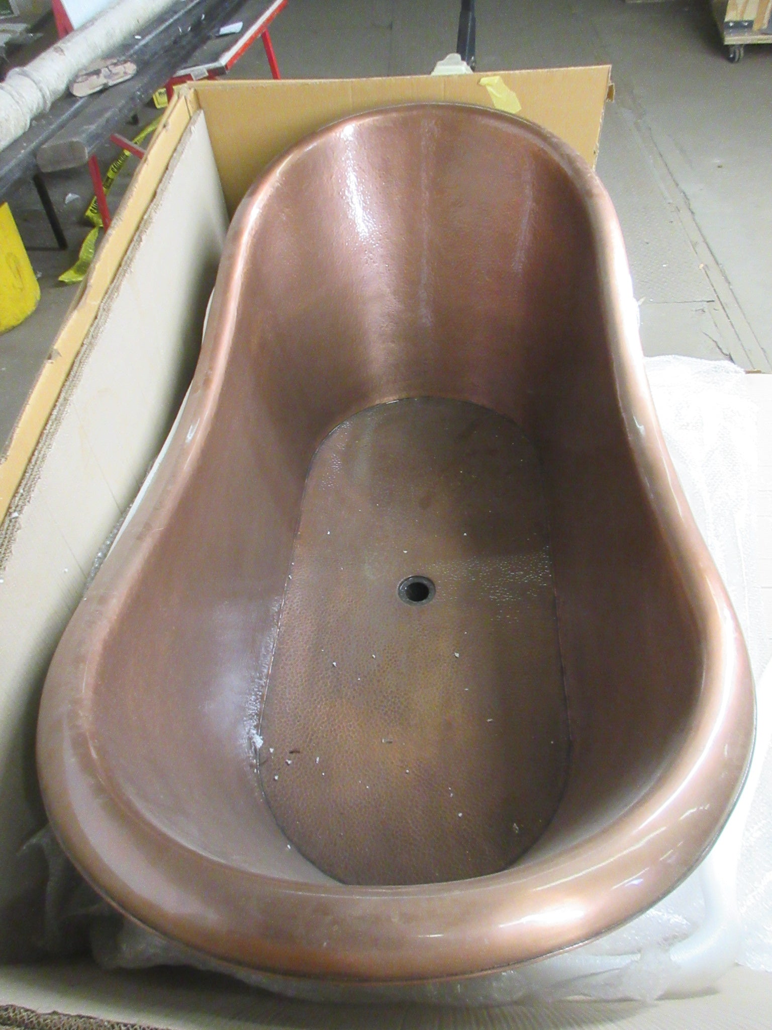 Double Slipper Hammered Copper Tub
