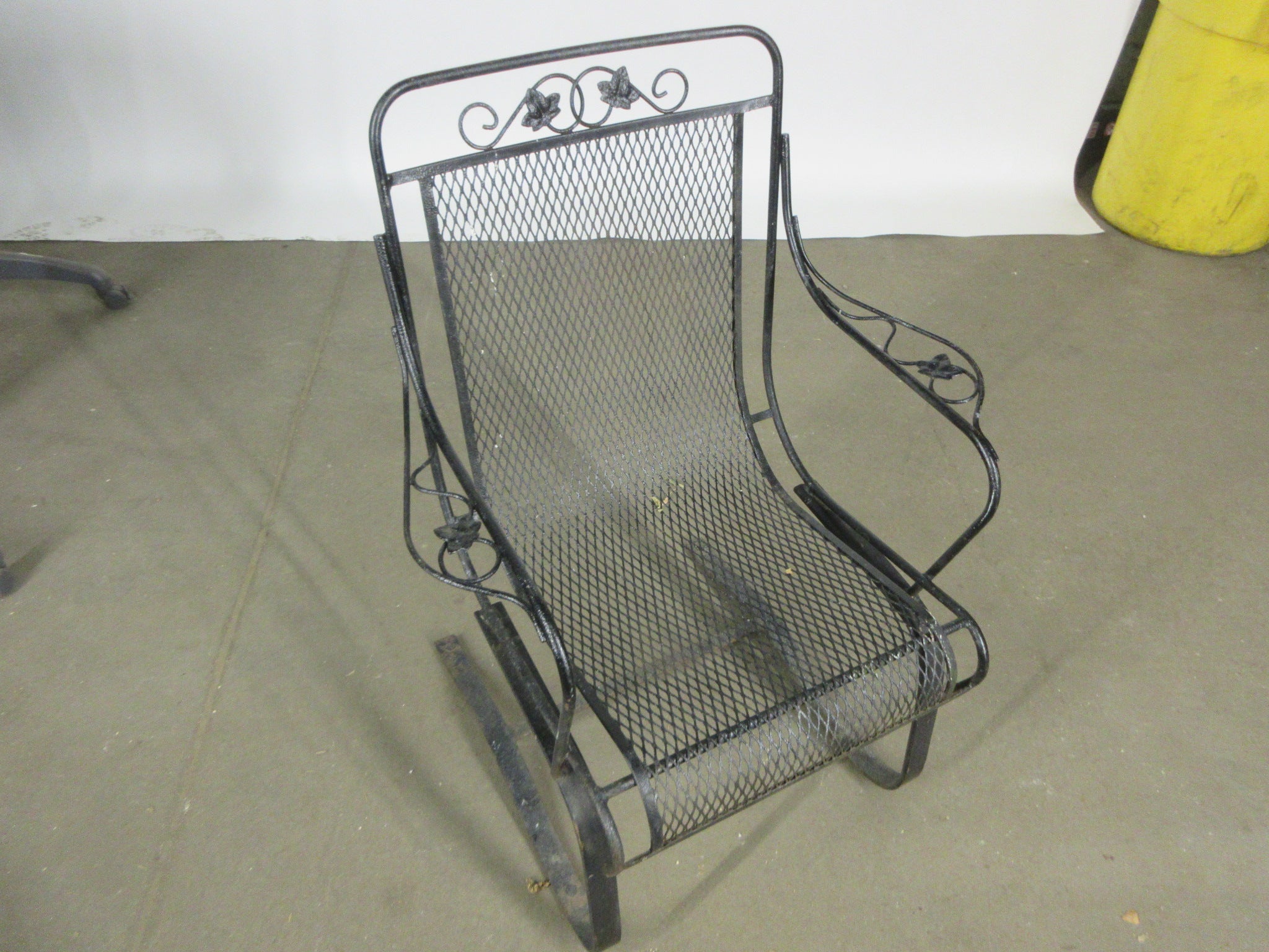 Iron Patio Bouncer Chair