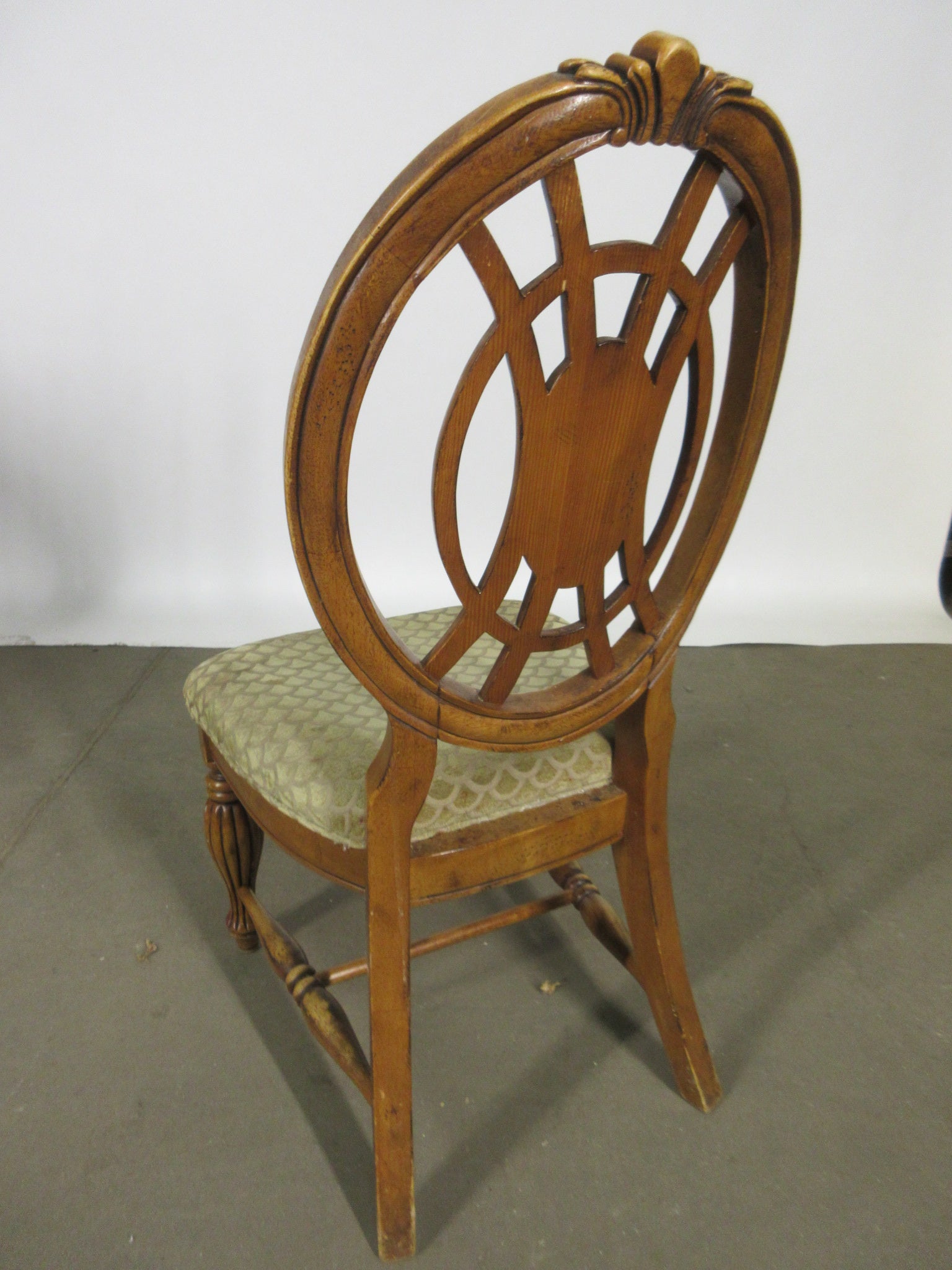 Oval Back Scalloped Seat Dining Chair