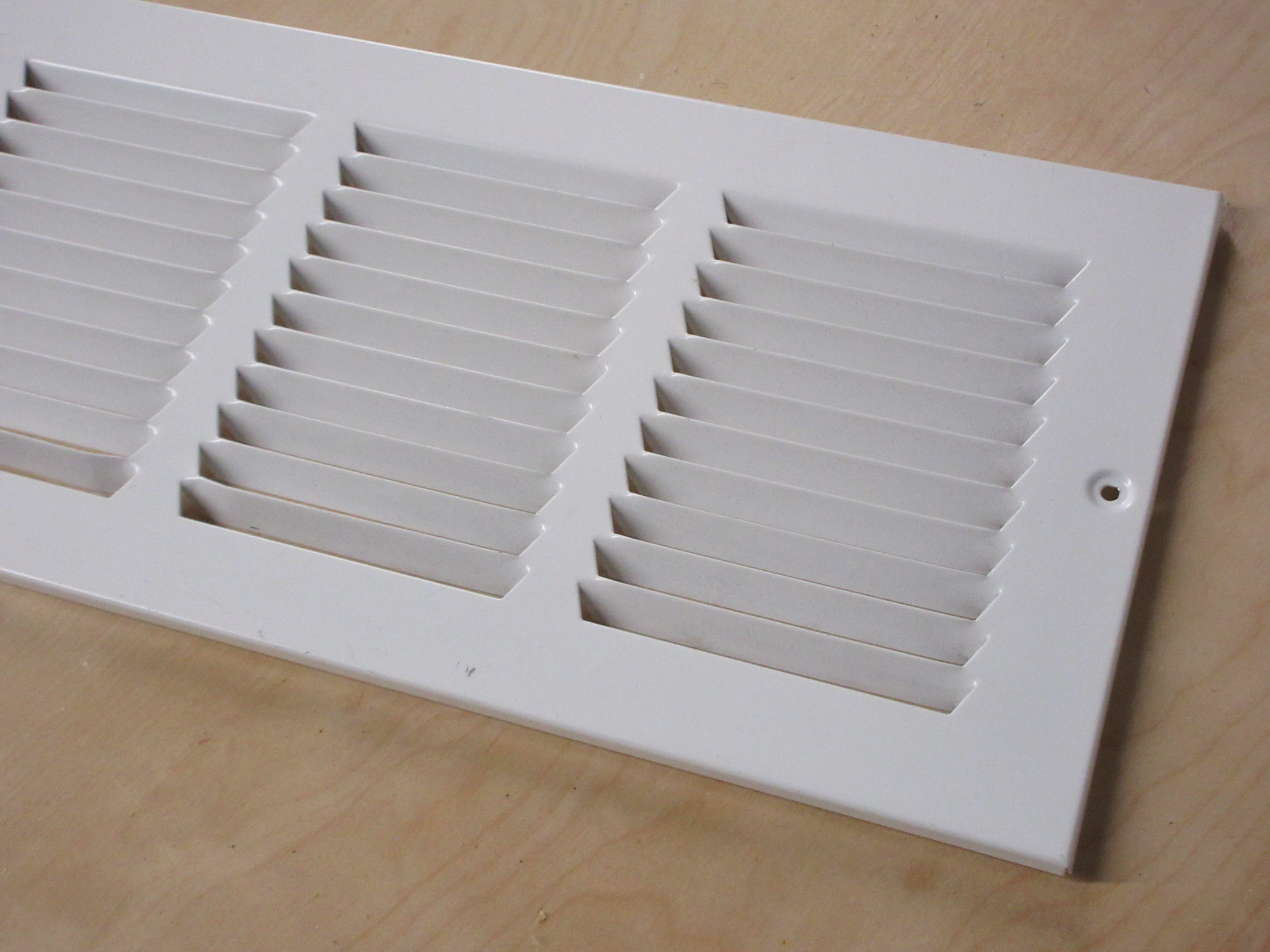 Sidewall Duct Grille 15 7/8"