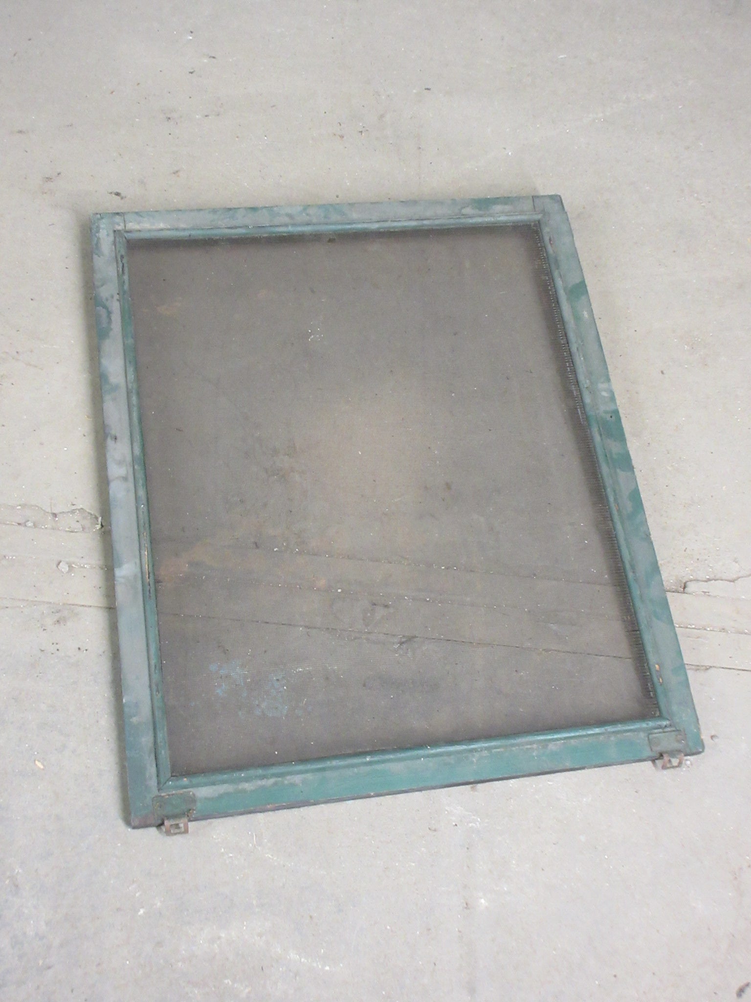 Wooden Frame Screen 28 1/2"