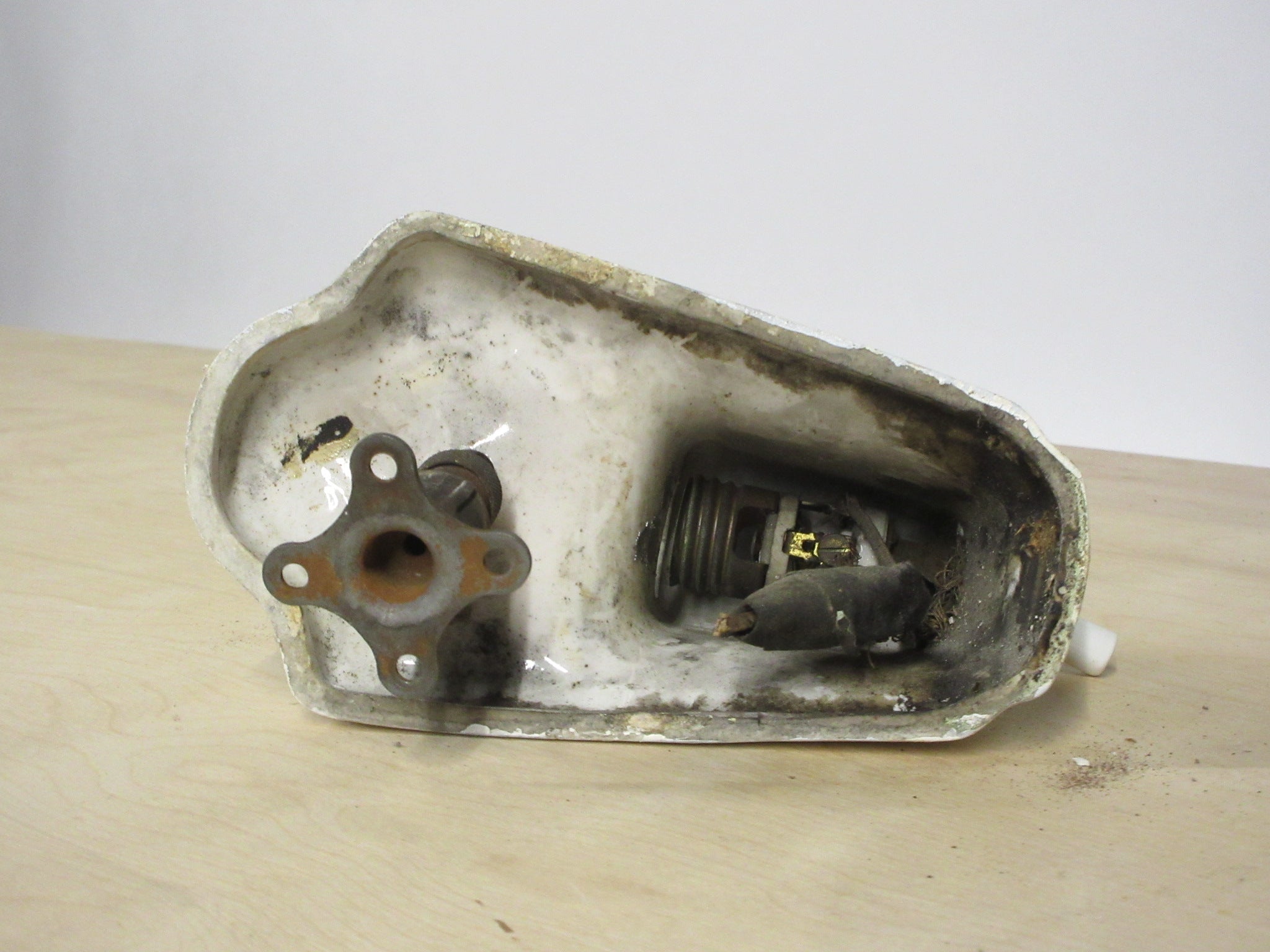 Porcelain Wall Mount Light Fixture with Pull Chain