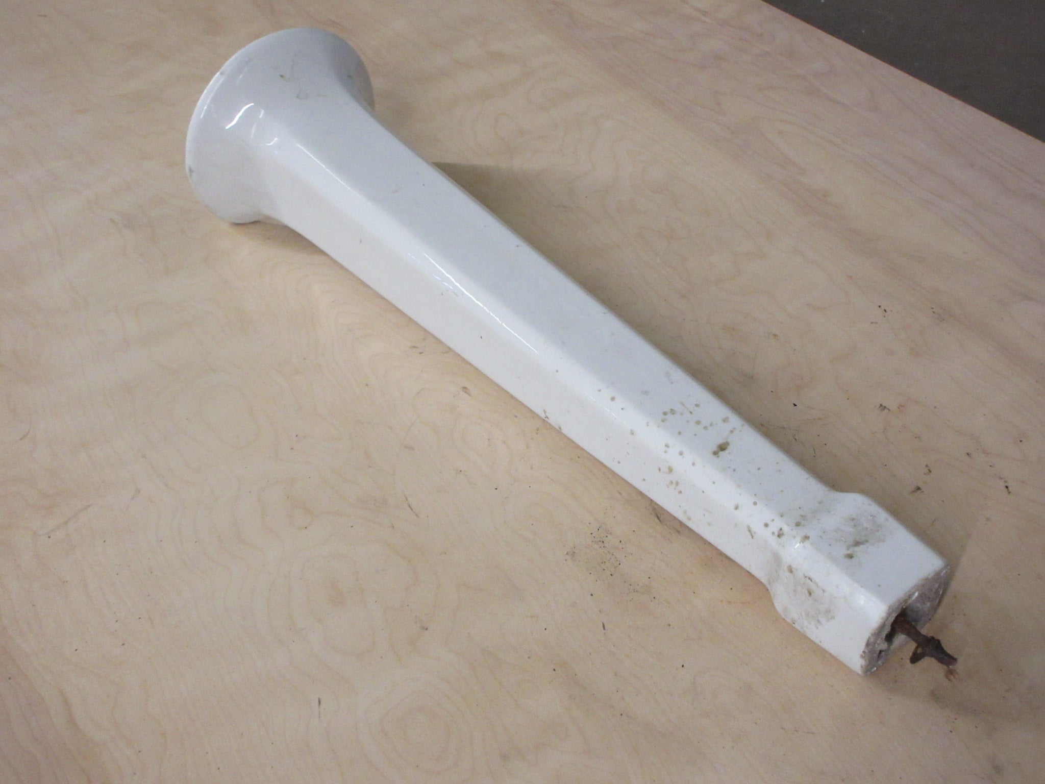 Ceramic Peg Leg Sink Base