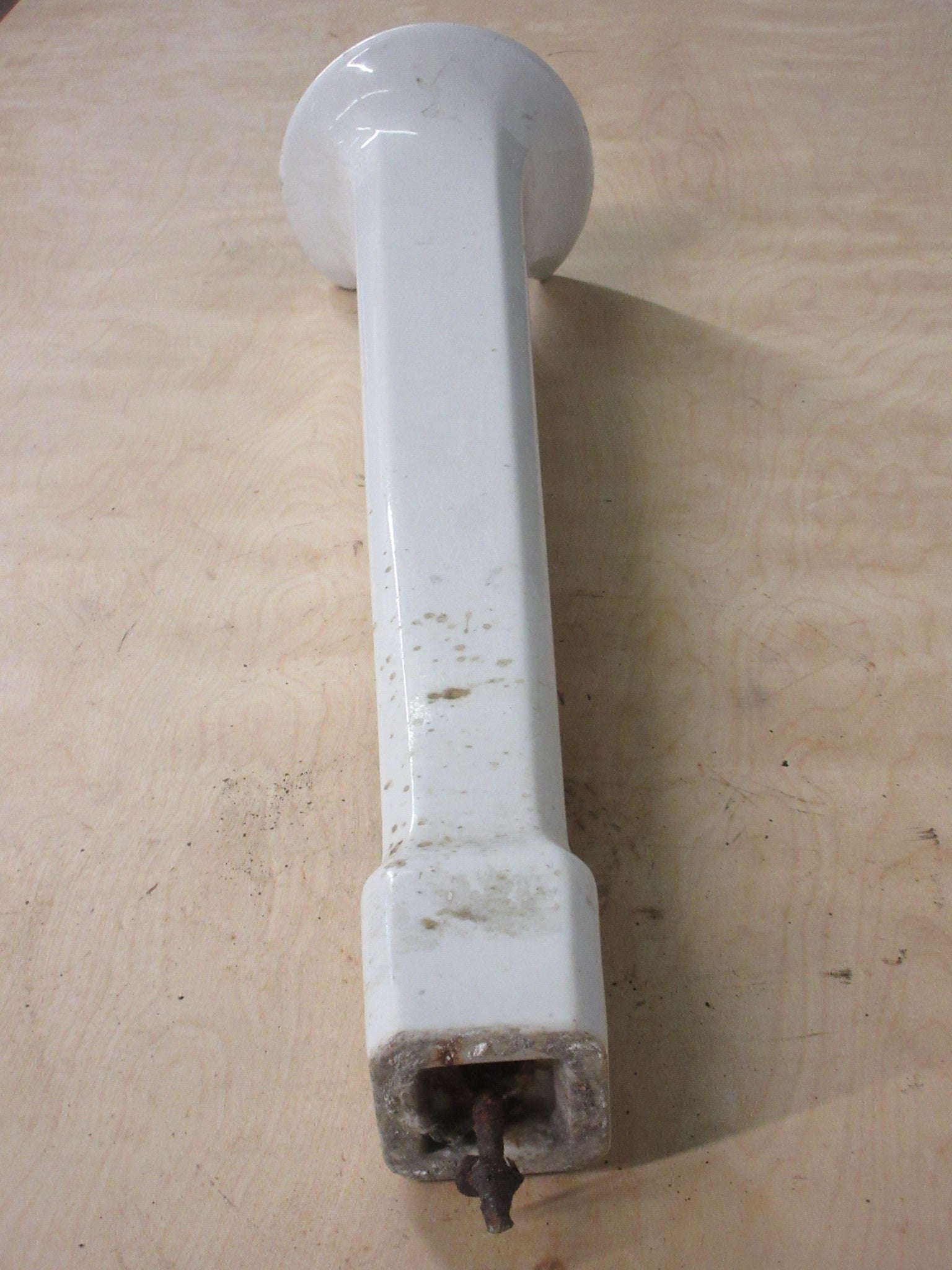 Ceramic Peg Leg Sink Base