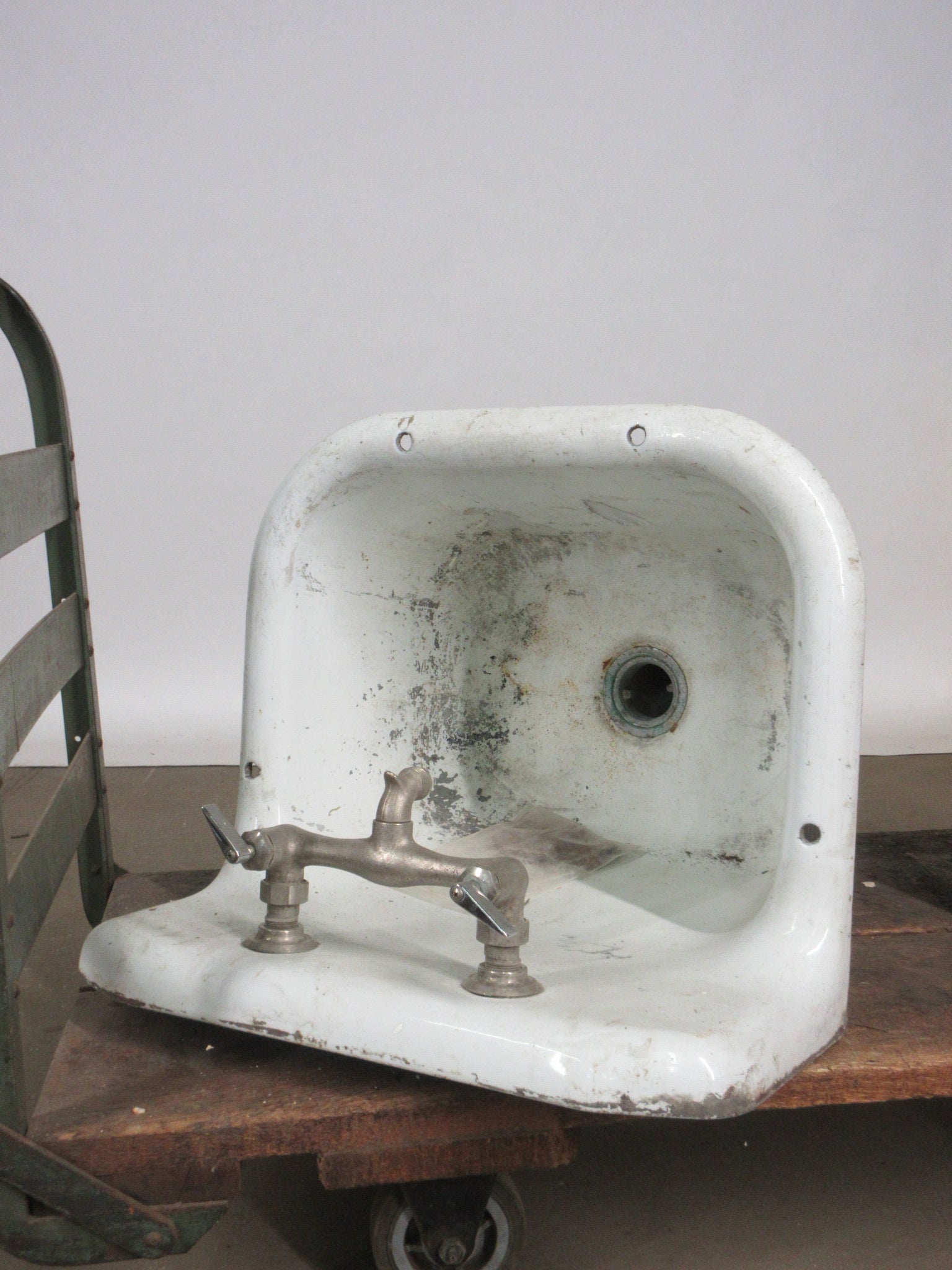 Antique Cast Iron Wall Mount Sink