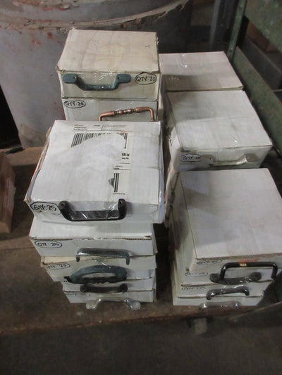 Box of Drawer/Cabinet Pulls