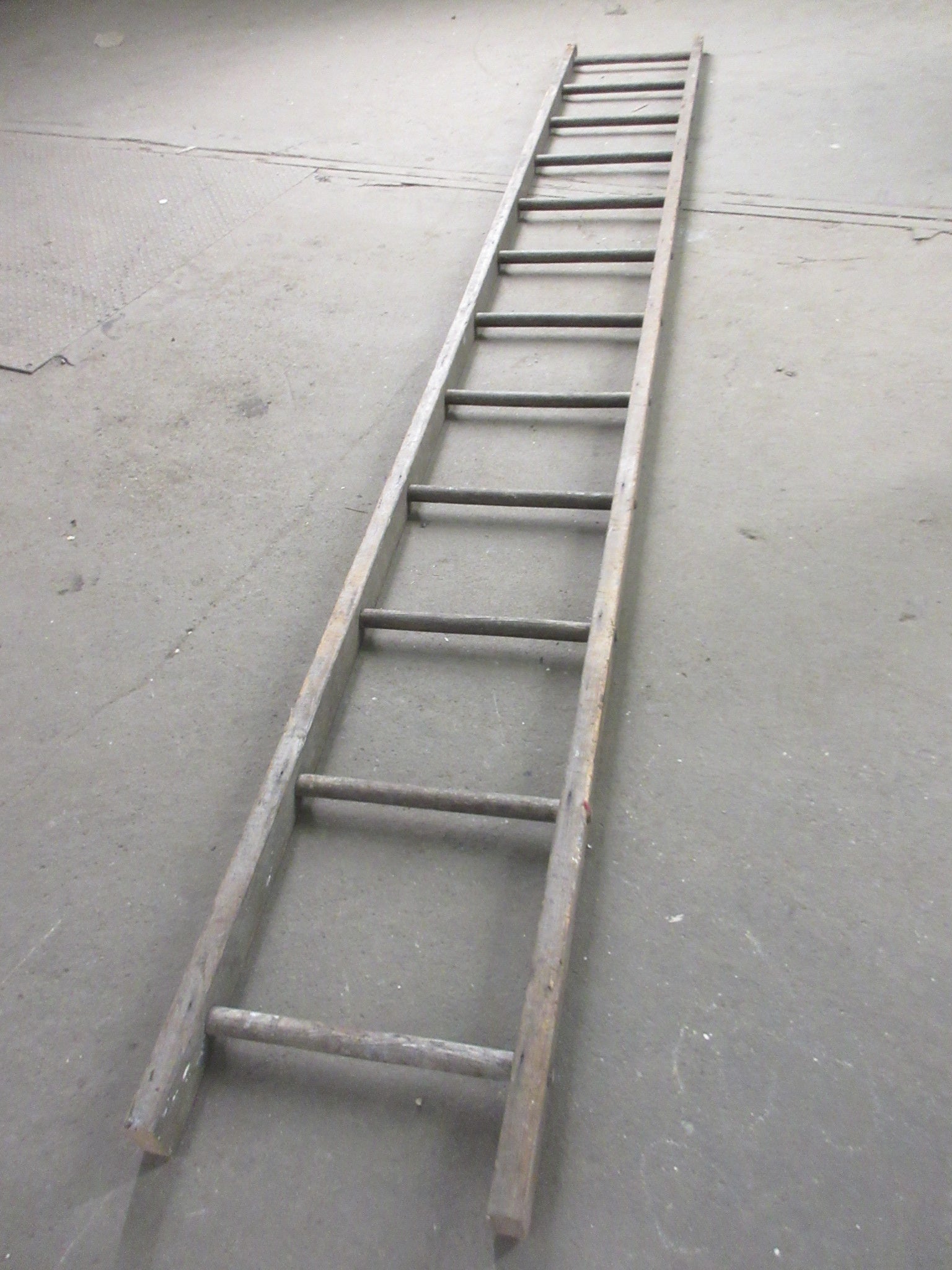 12' Wooden Ladder (DISPLAY ONLY)