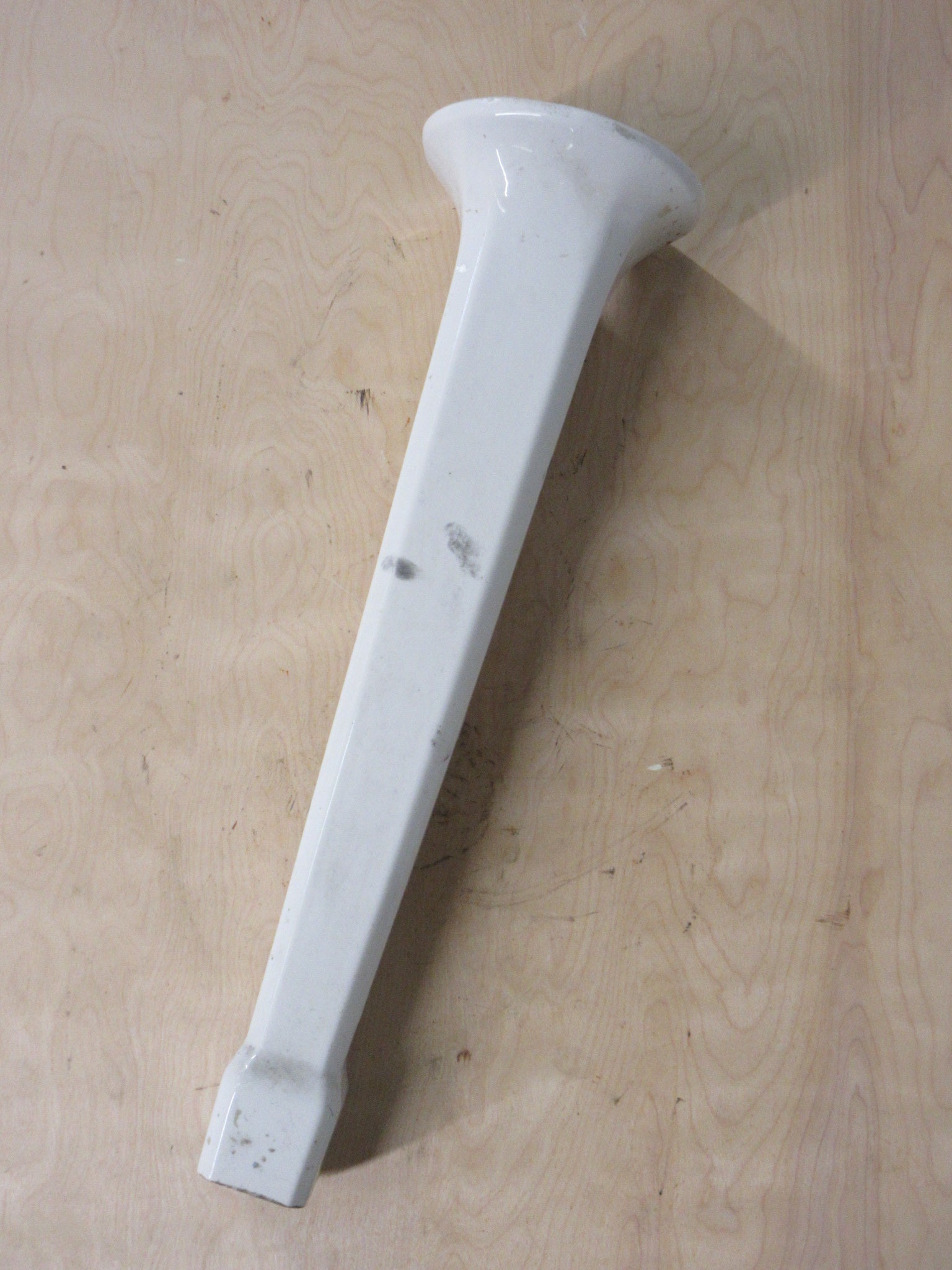 Ceramic Peg Leg Sink Base