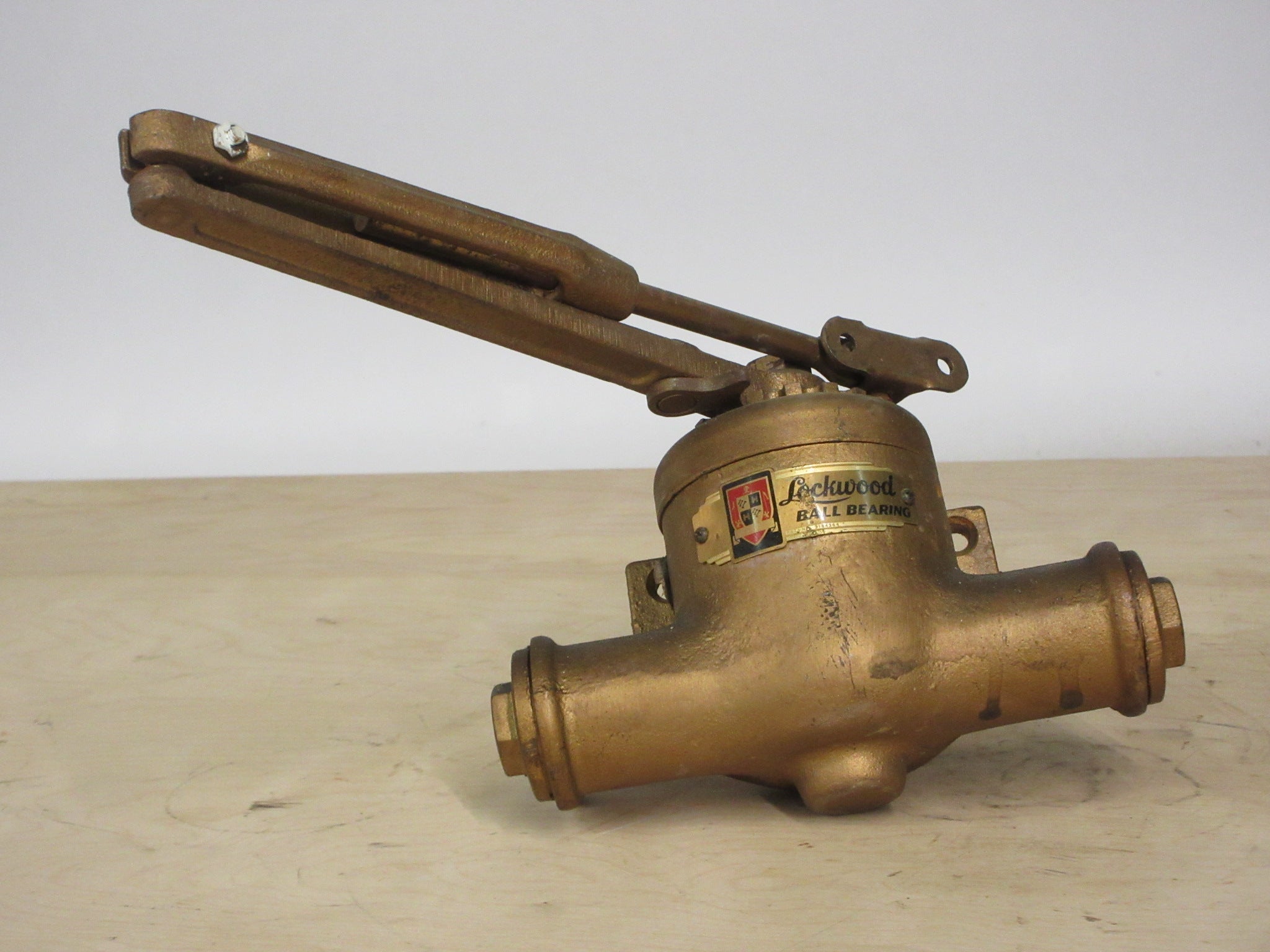 Lockwood Ball Bearing Brass Door Closer